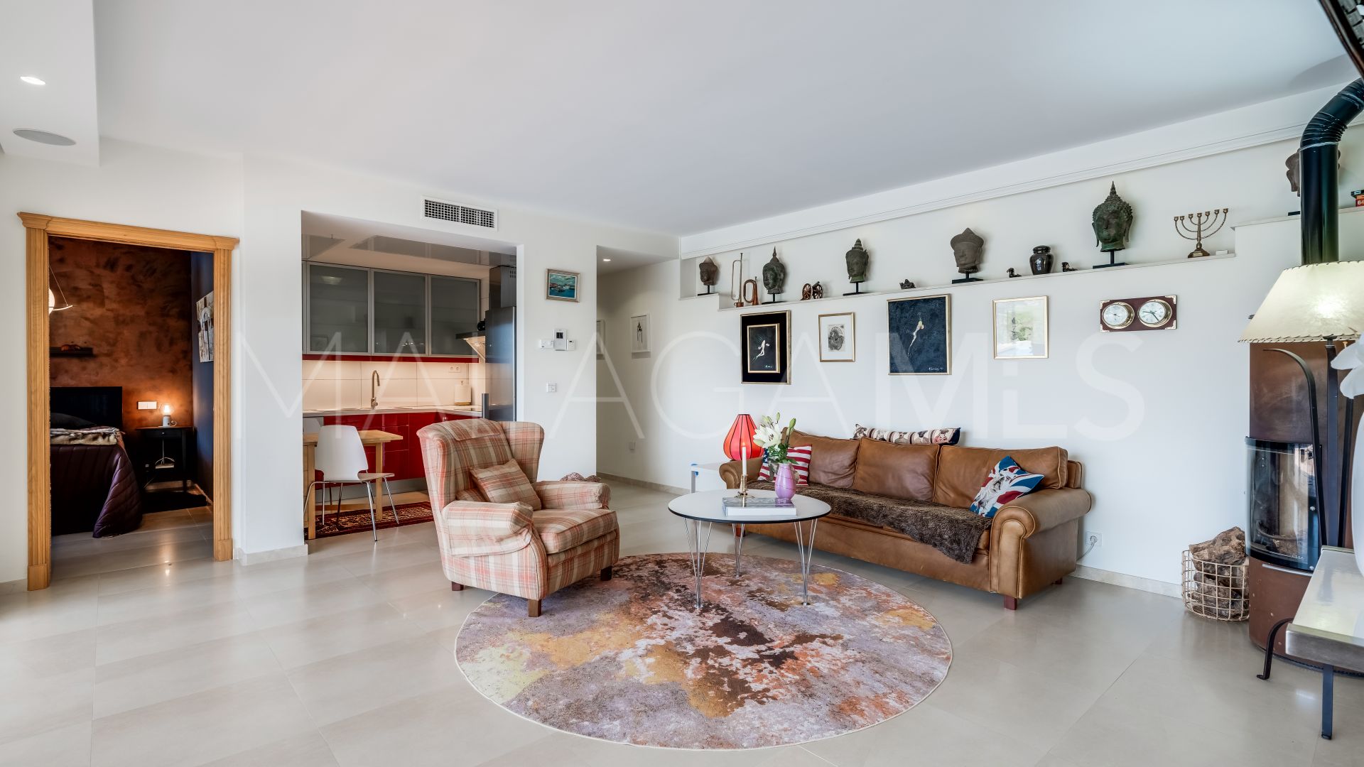 Villa for sale in Nueva Andalucia