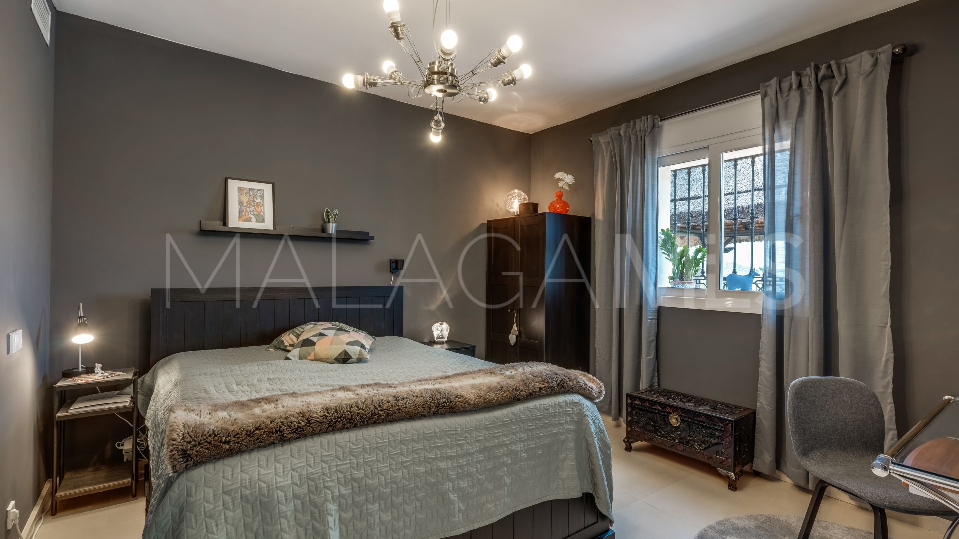 Villa for sale in Nueva Andalucia