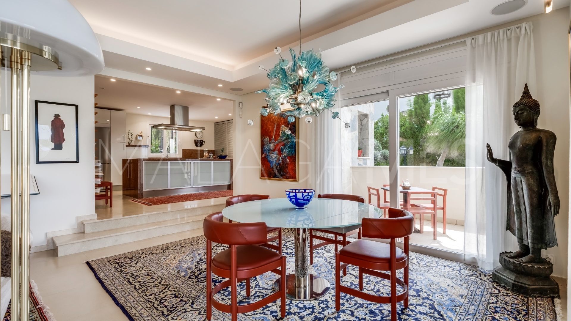 Villa for sale in Nueva Andalucia