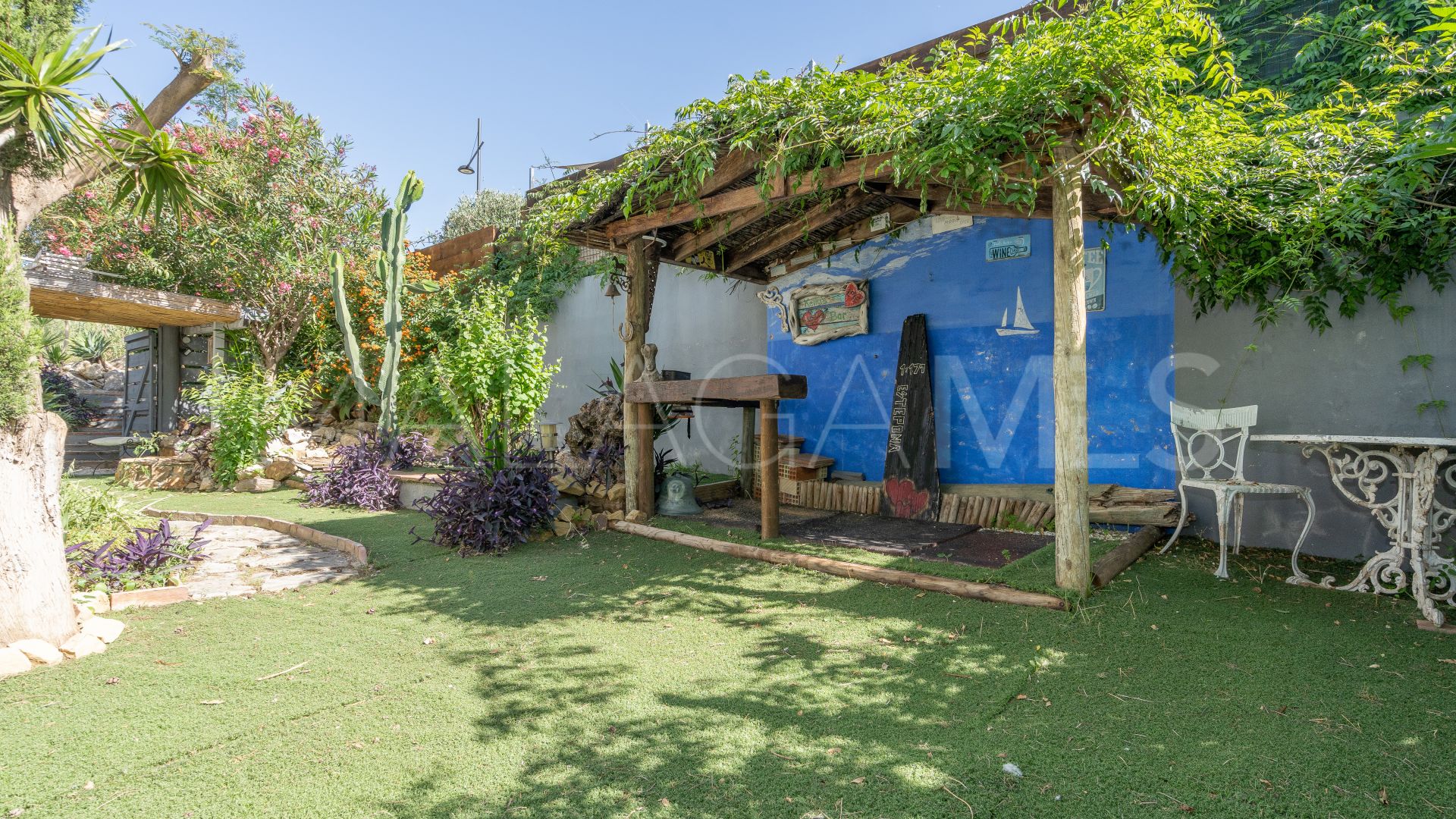 Villa for sale in Estepona Golf