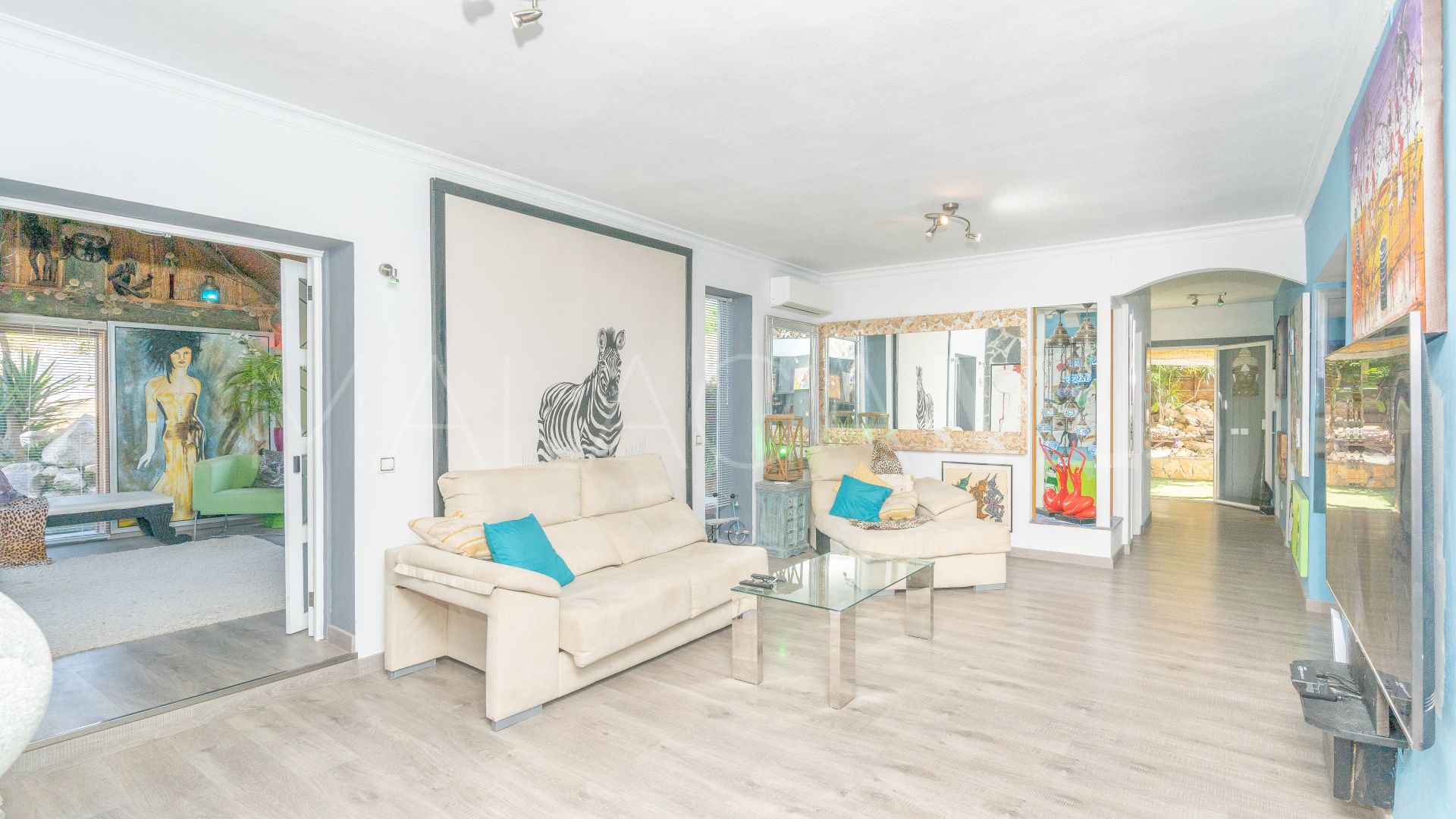Villa for sale in Estepona Golf