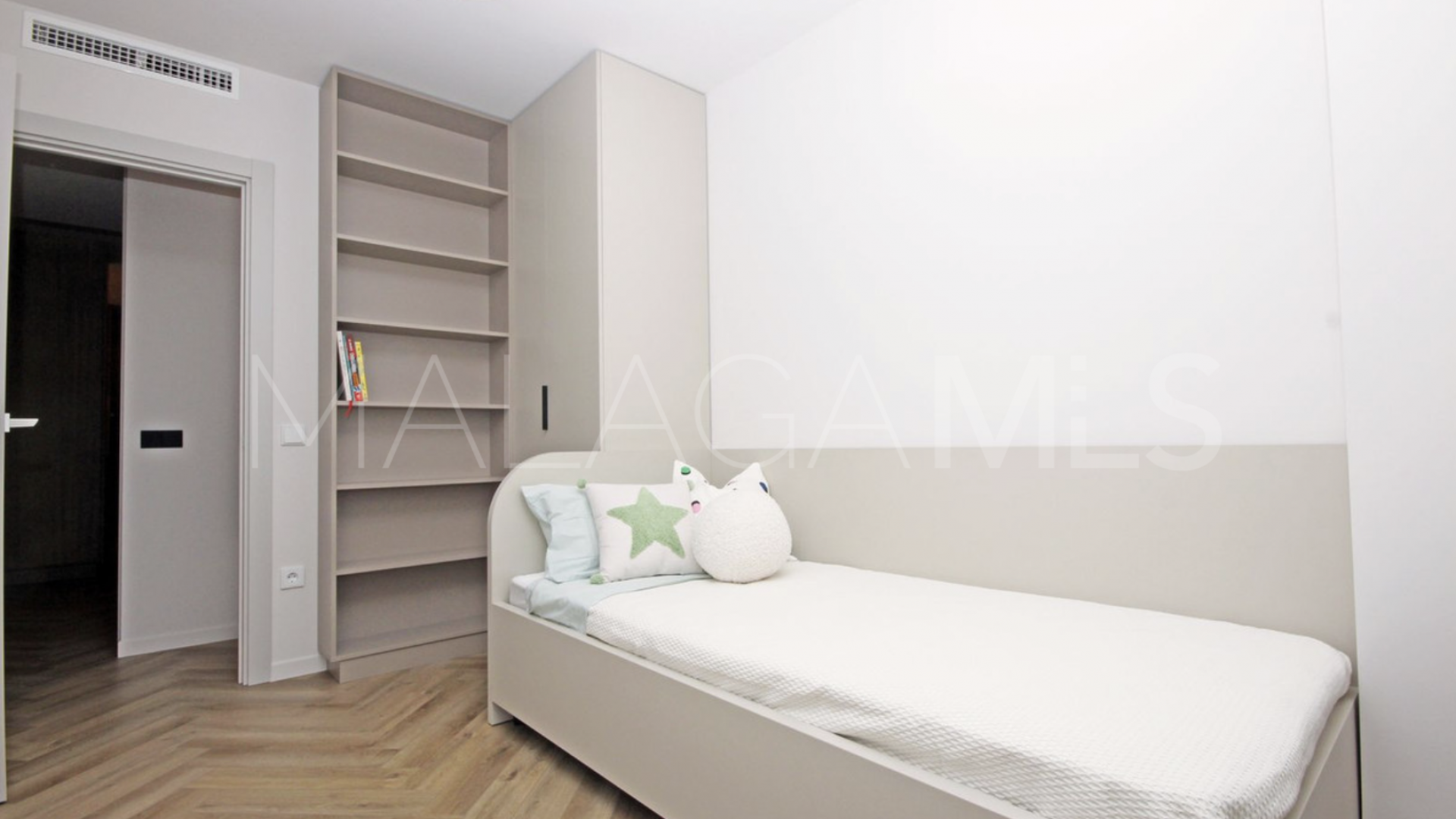 Buy Nueva Andalucia ground floor apartment