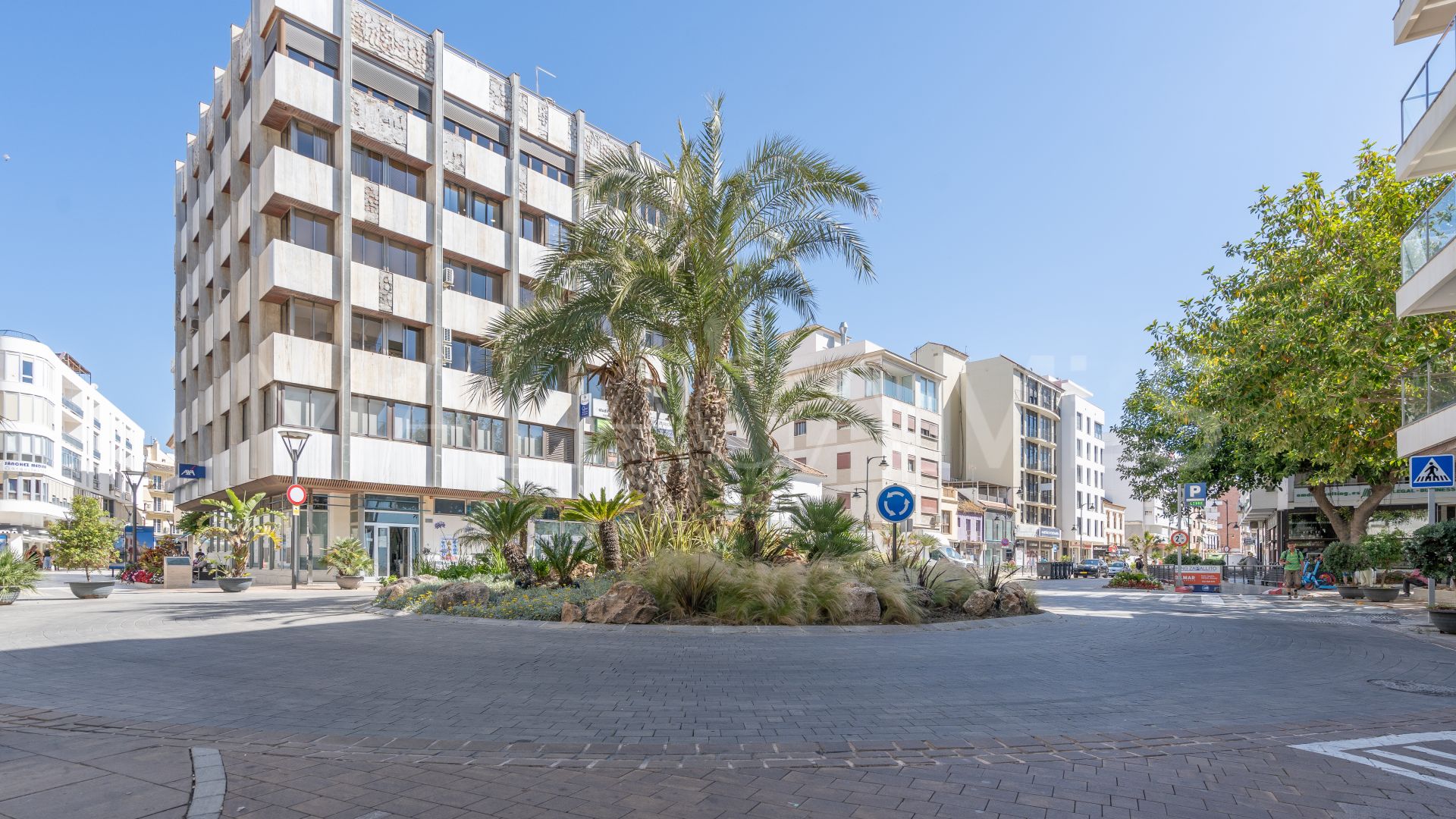 4 bedrooms penthouse for sale in Estepona Centre