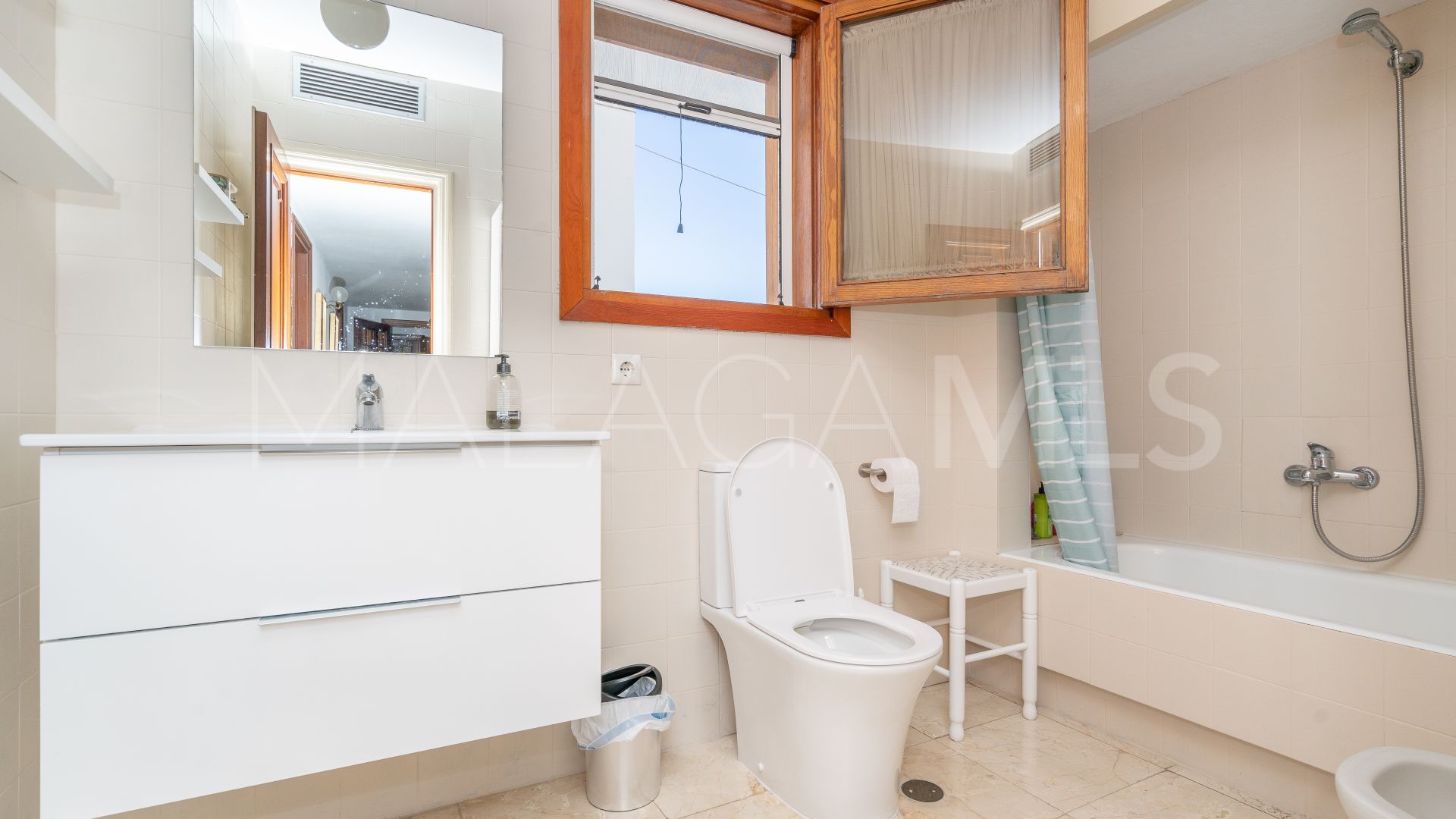 4 bedrooms penthouse for sale in Estepona Centre