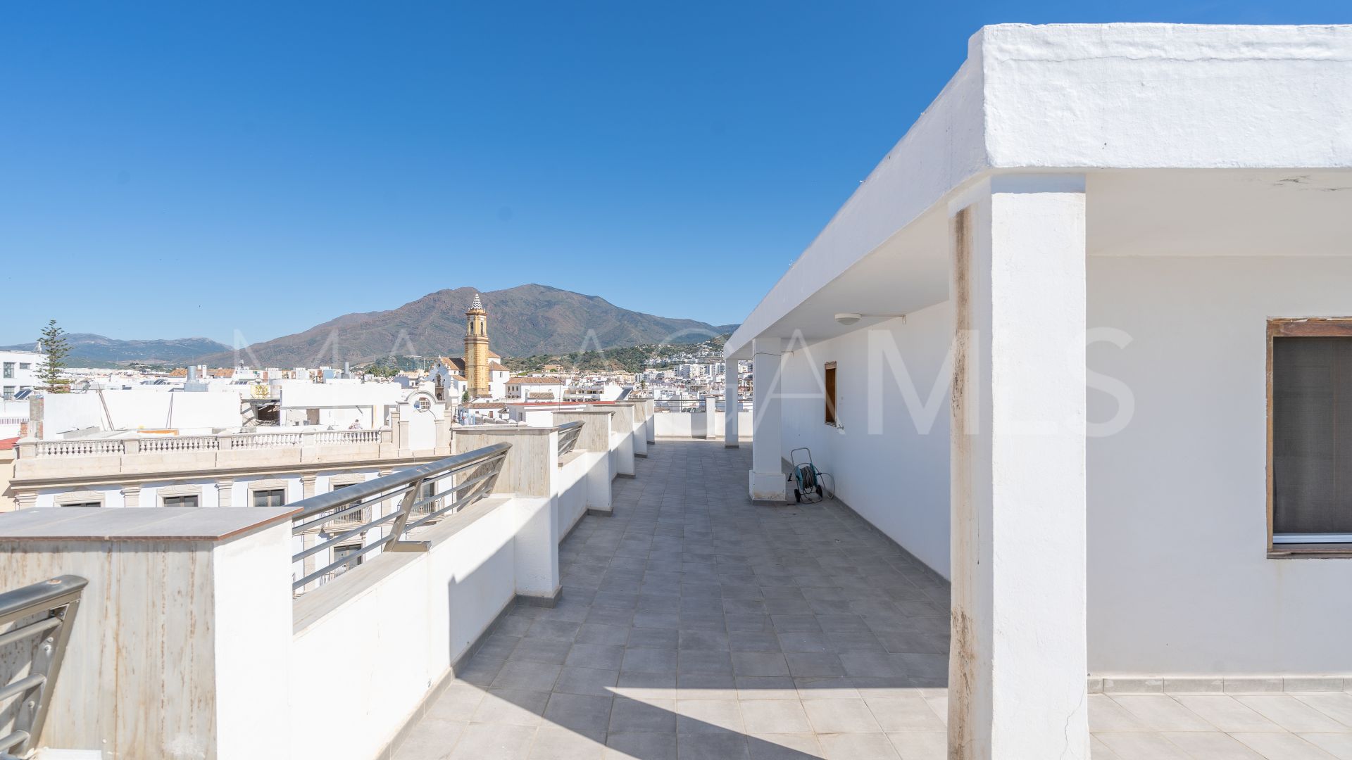 4 bedrooms penthouse for sale in Estepona Centre