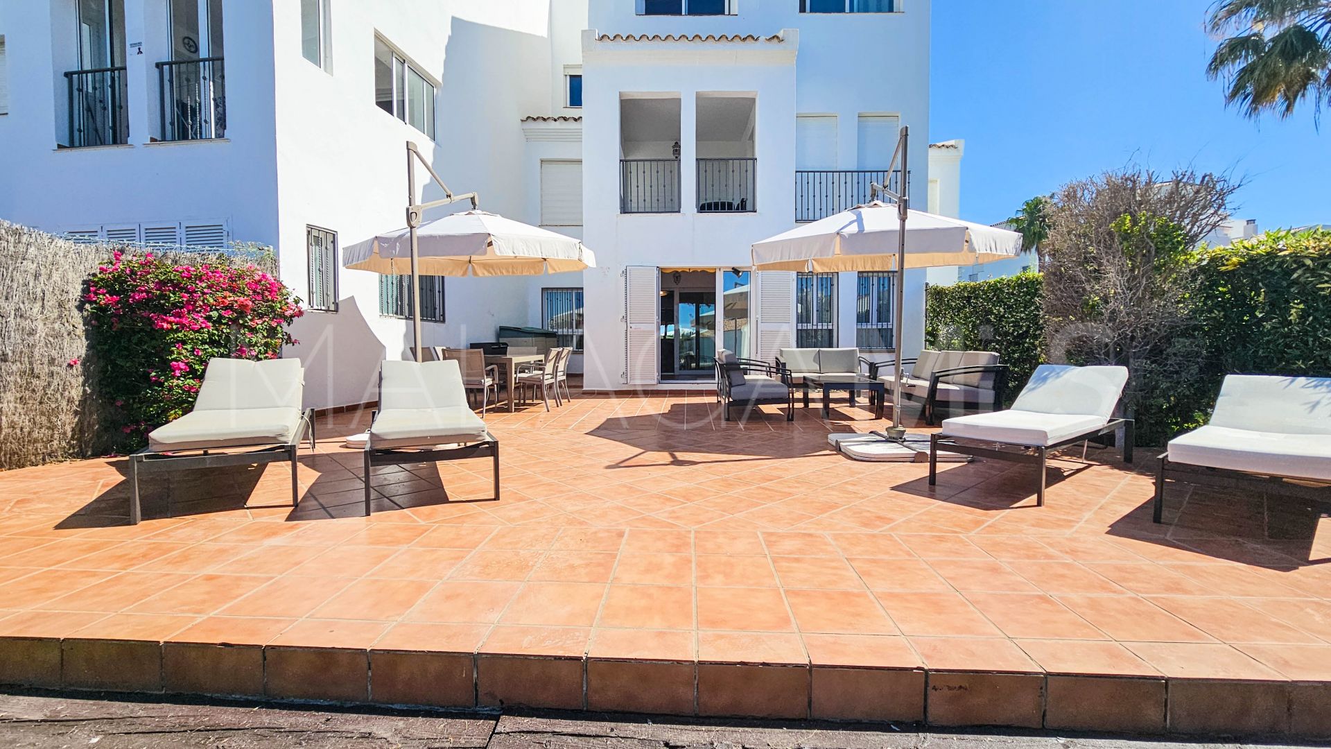 For sale ground floor apartment in La Duquesa
