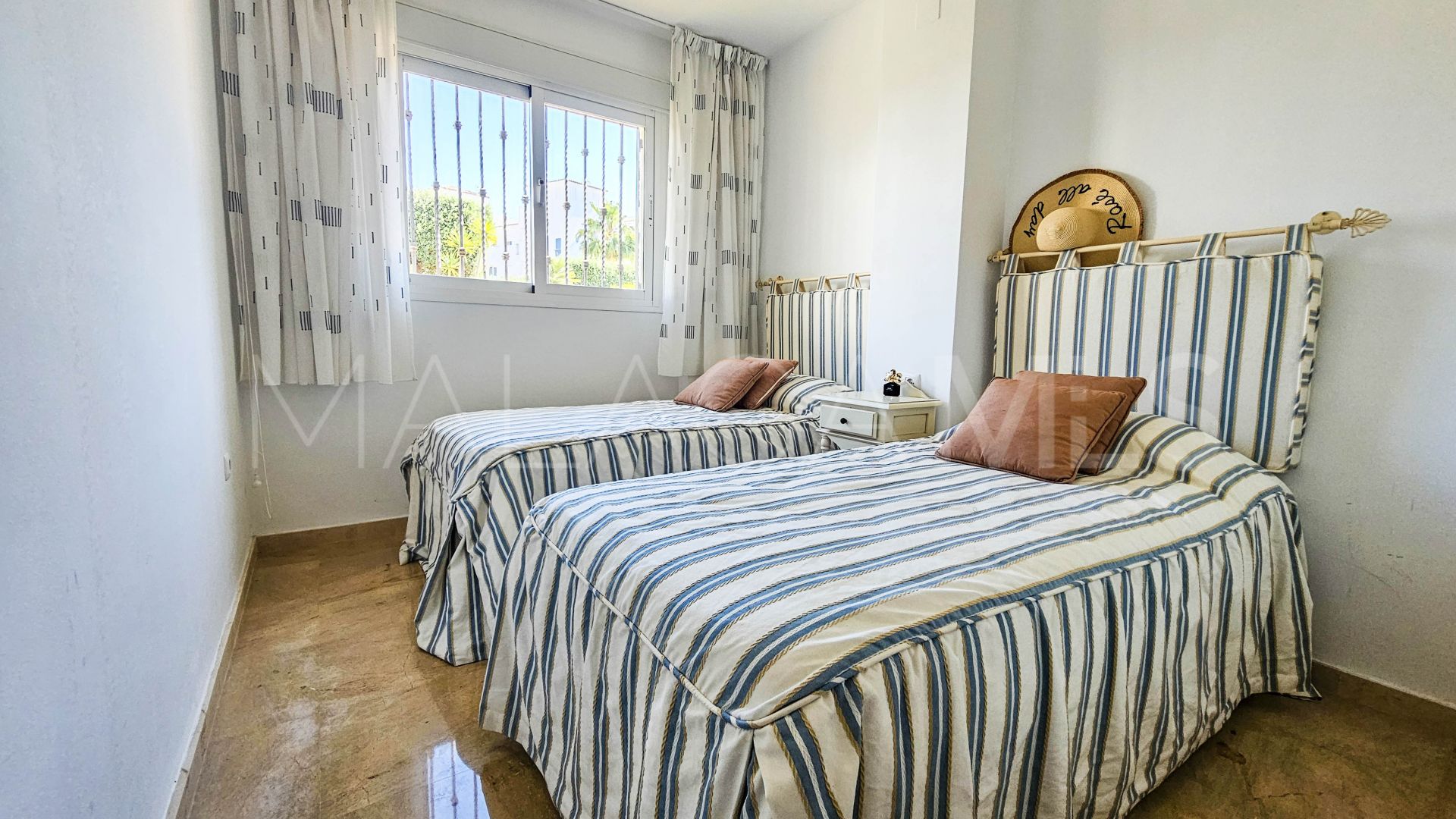 For sale ground floor apartment in La Duquesa