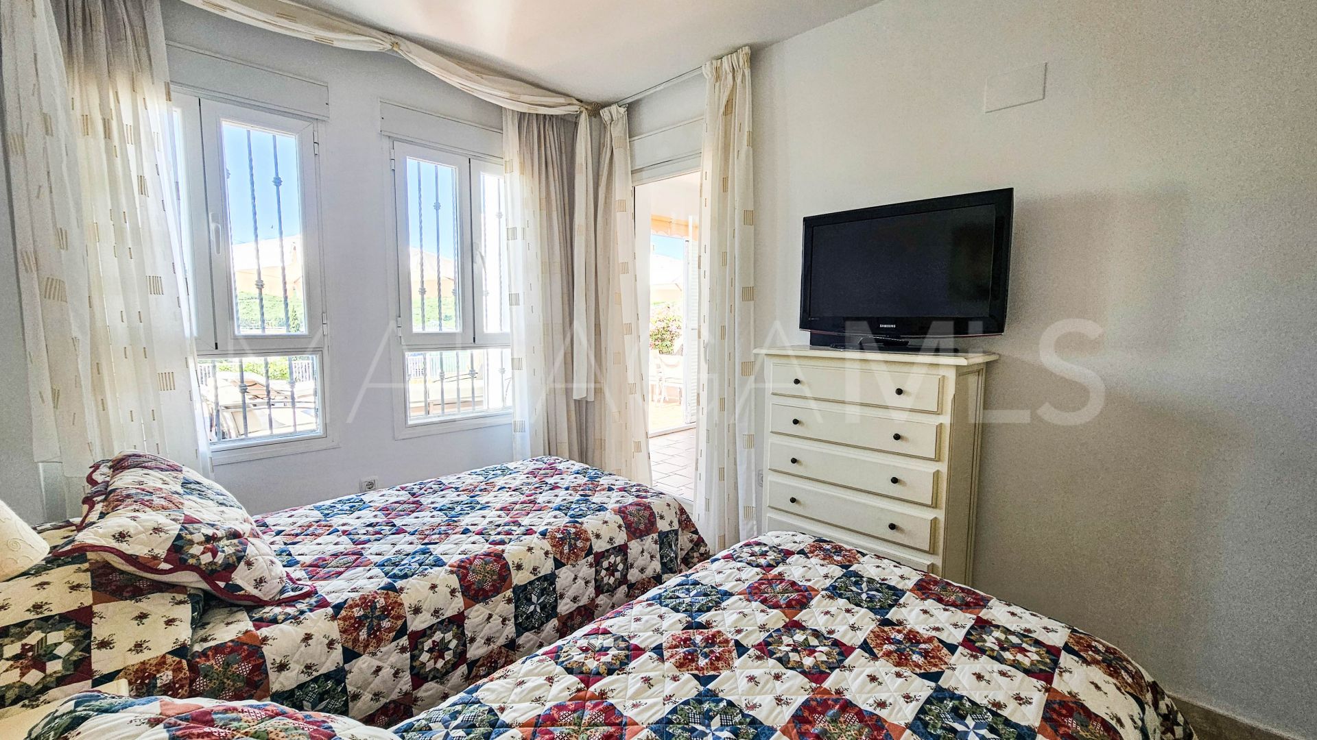 For sale ground floor apartment in La Duquesa