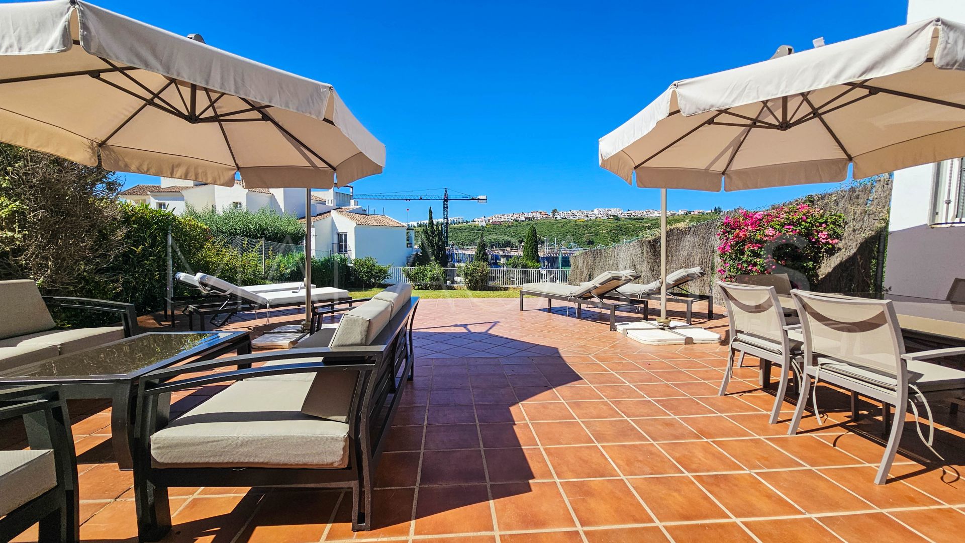 For sale ground floor apartment in La Duquesa