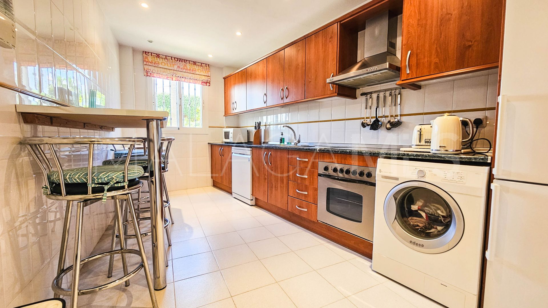 For sale ground floor apartment in La Duquesa