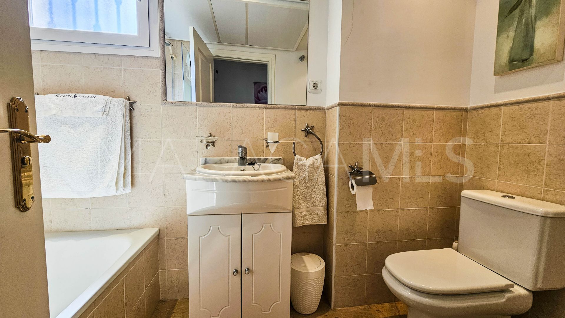For sale ground floor apartment in La Duquesa
