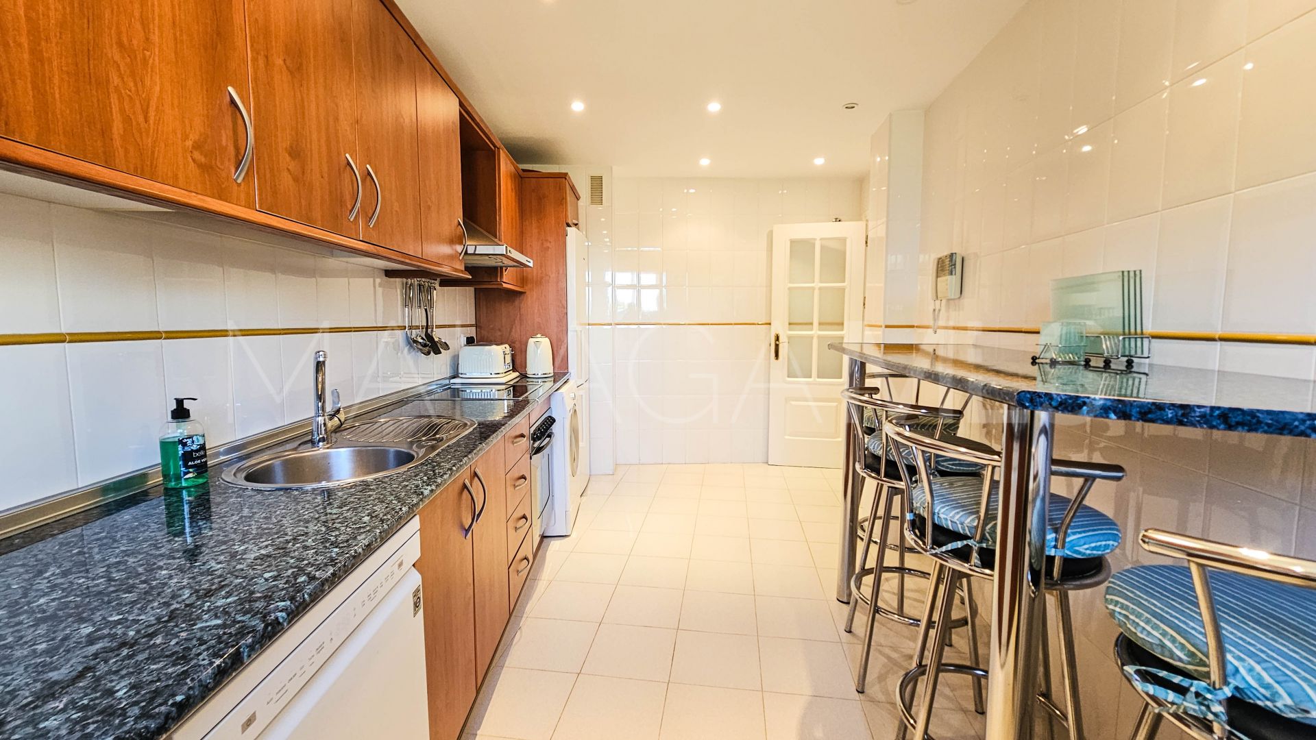 For sale ground floor apartment in La Duquesa