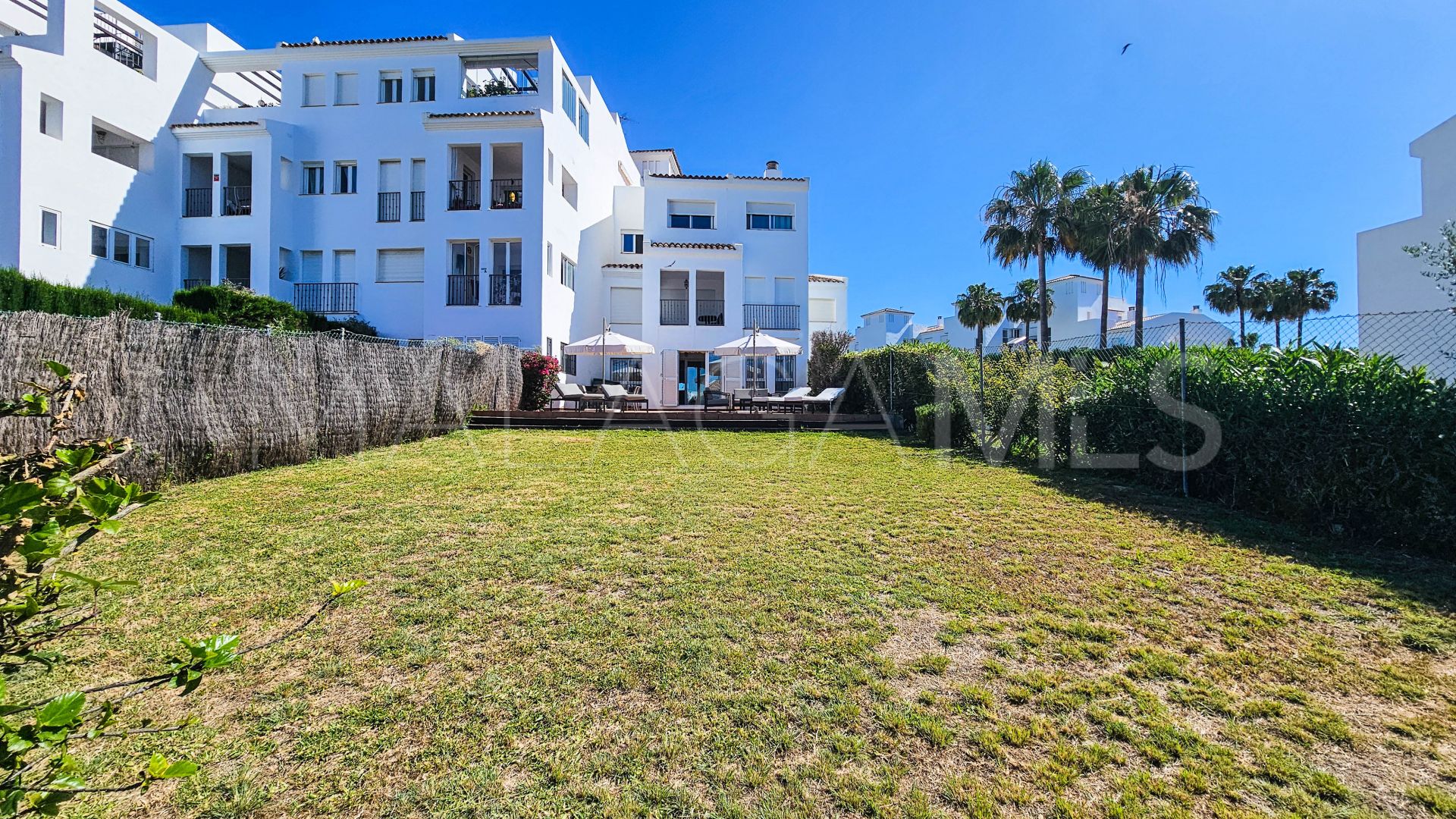 For sale ground floor apartment in La Duquesa