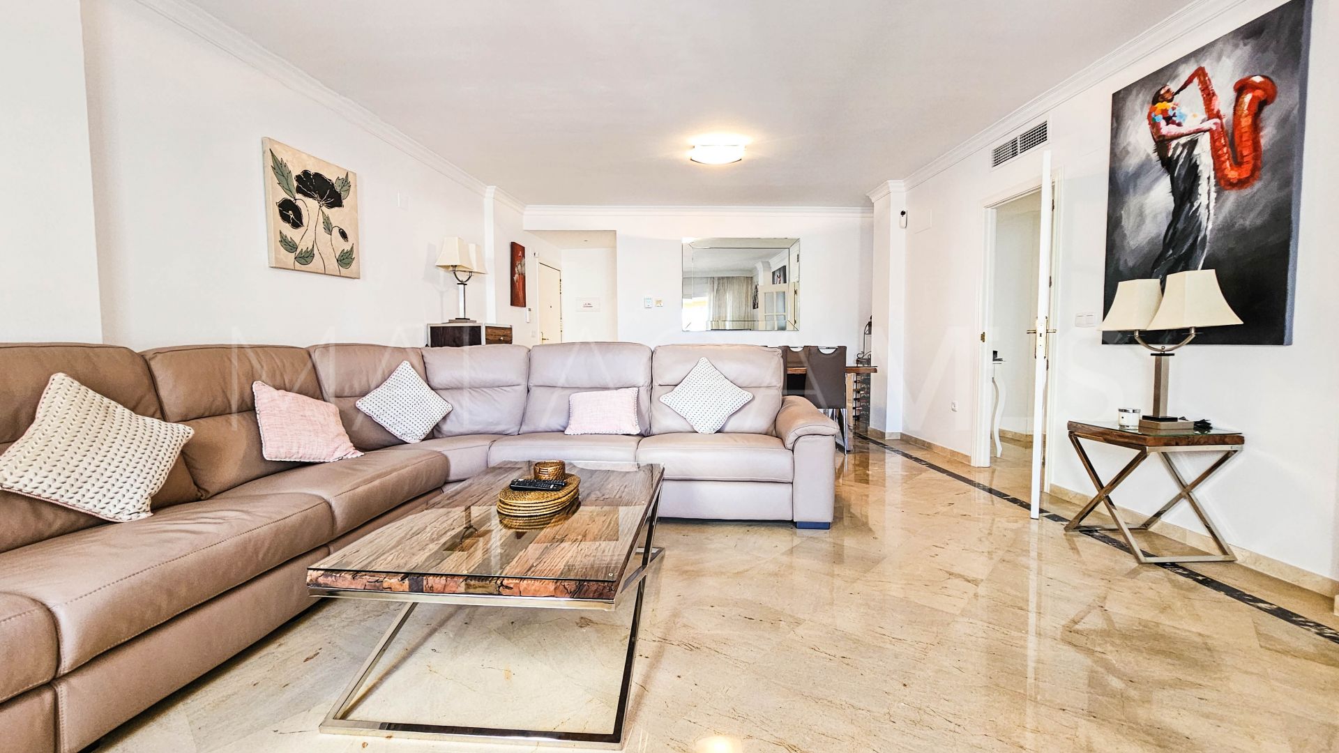 For sale ground floor apartment in La Duquesa