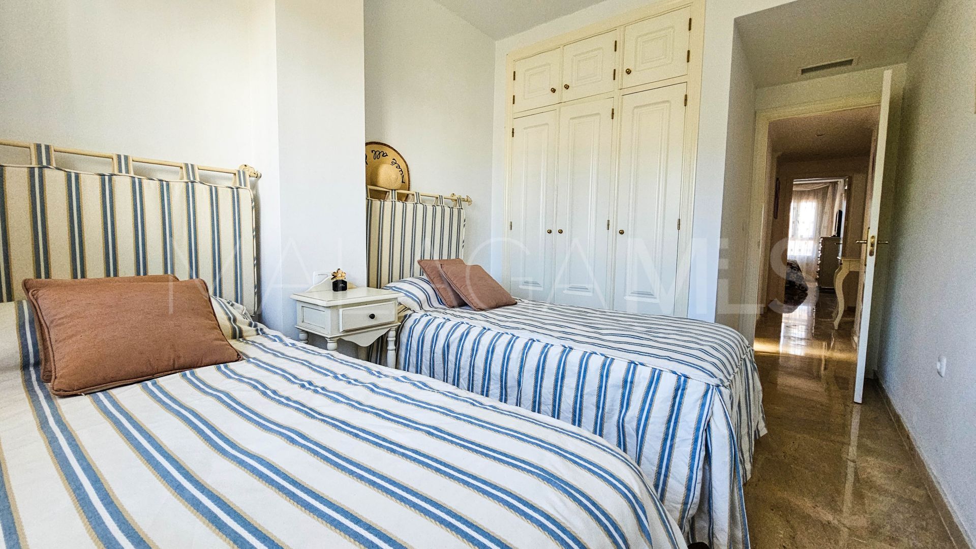 For sale ground floor apartment in La Duquesa