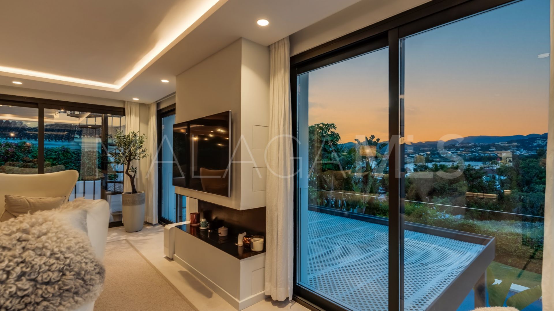 Buy Nueva Andalucia villa