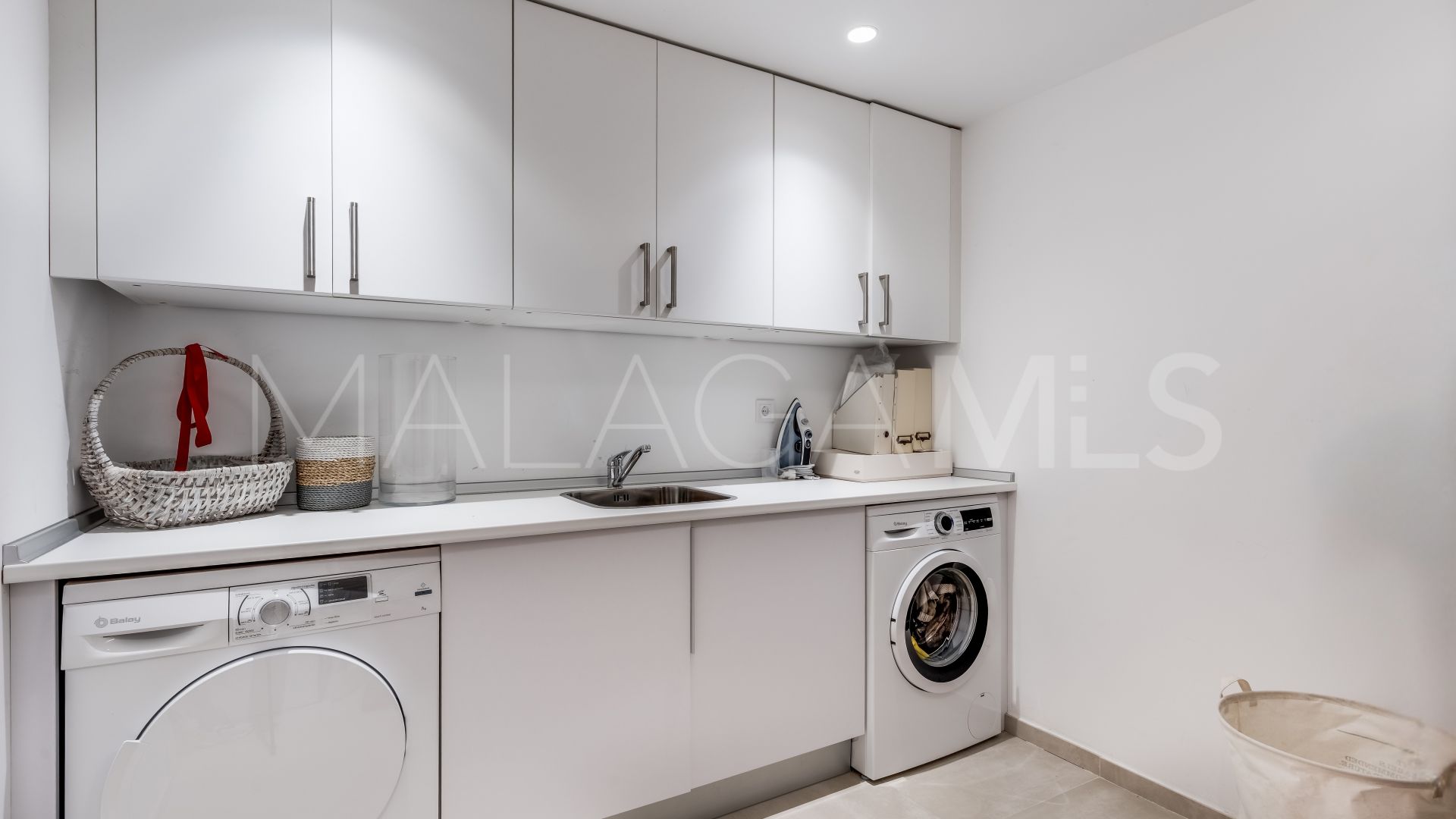 Buy Nueva Andalucia villa
