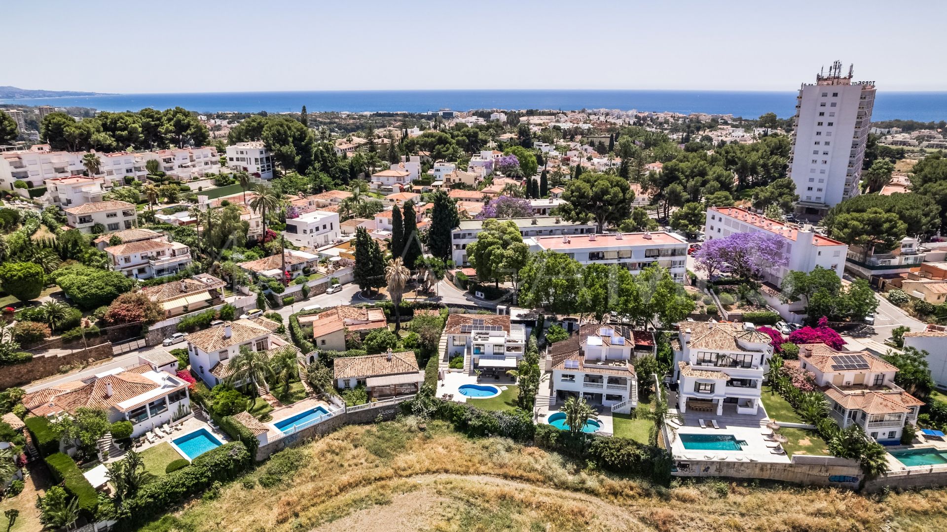 Buy Nueva Andalucia villa