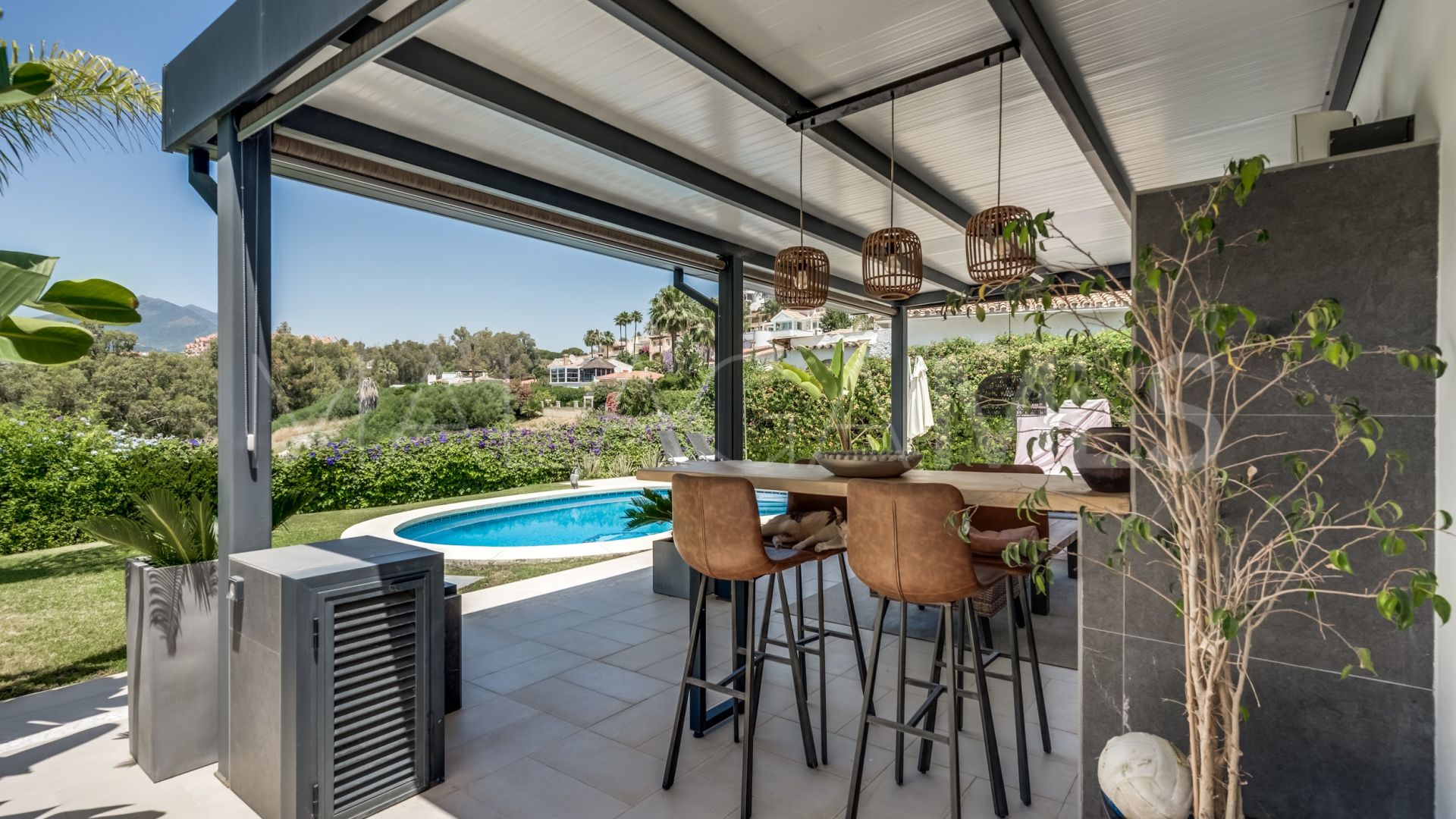 Buy Nueva Andalucia villa