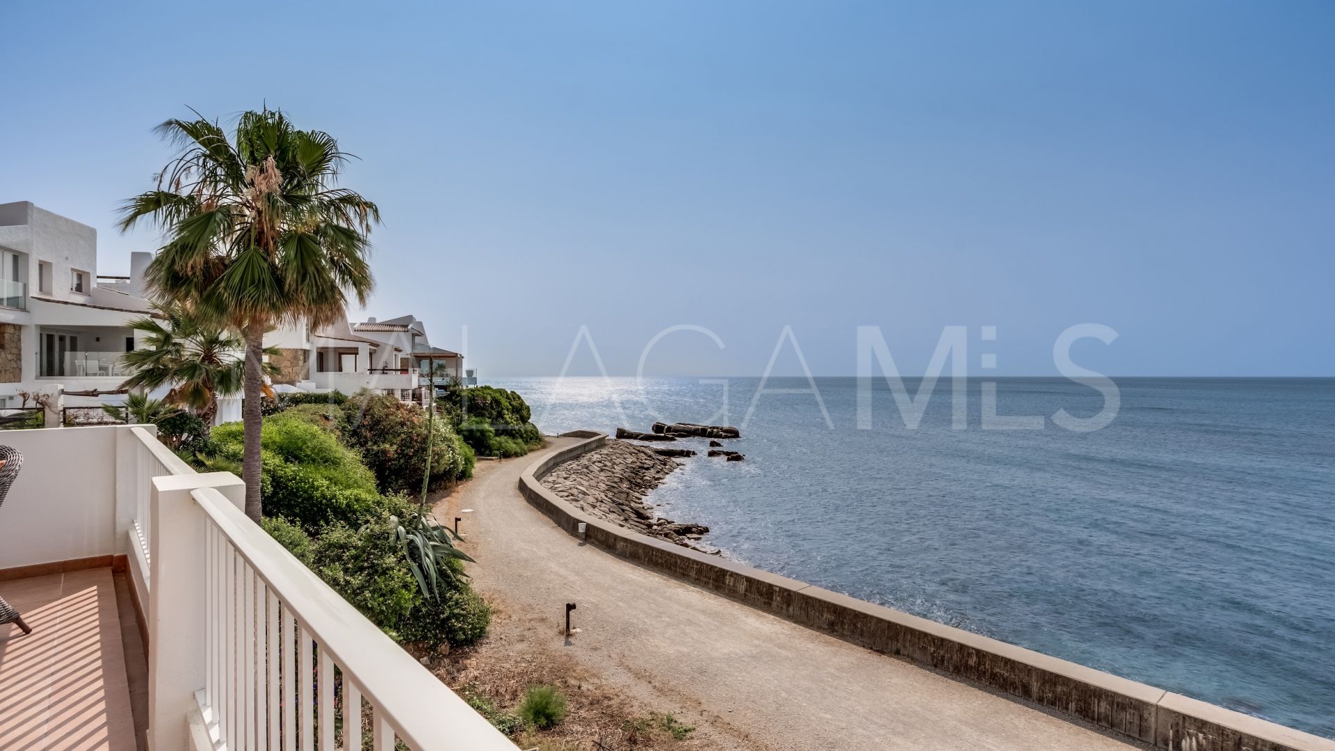 Duplex penthouse for sale in Bahia Dorada