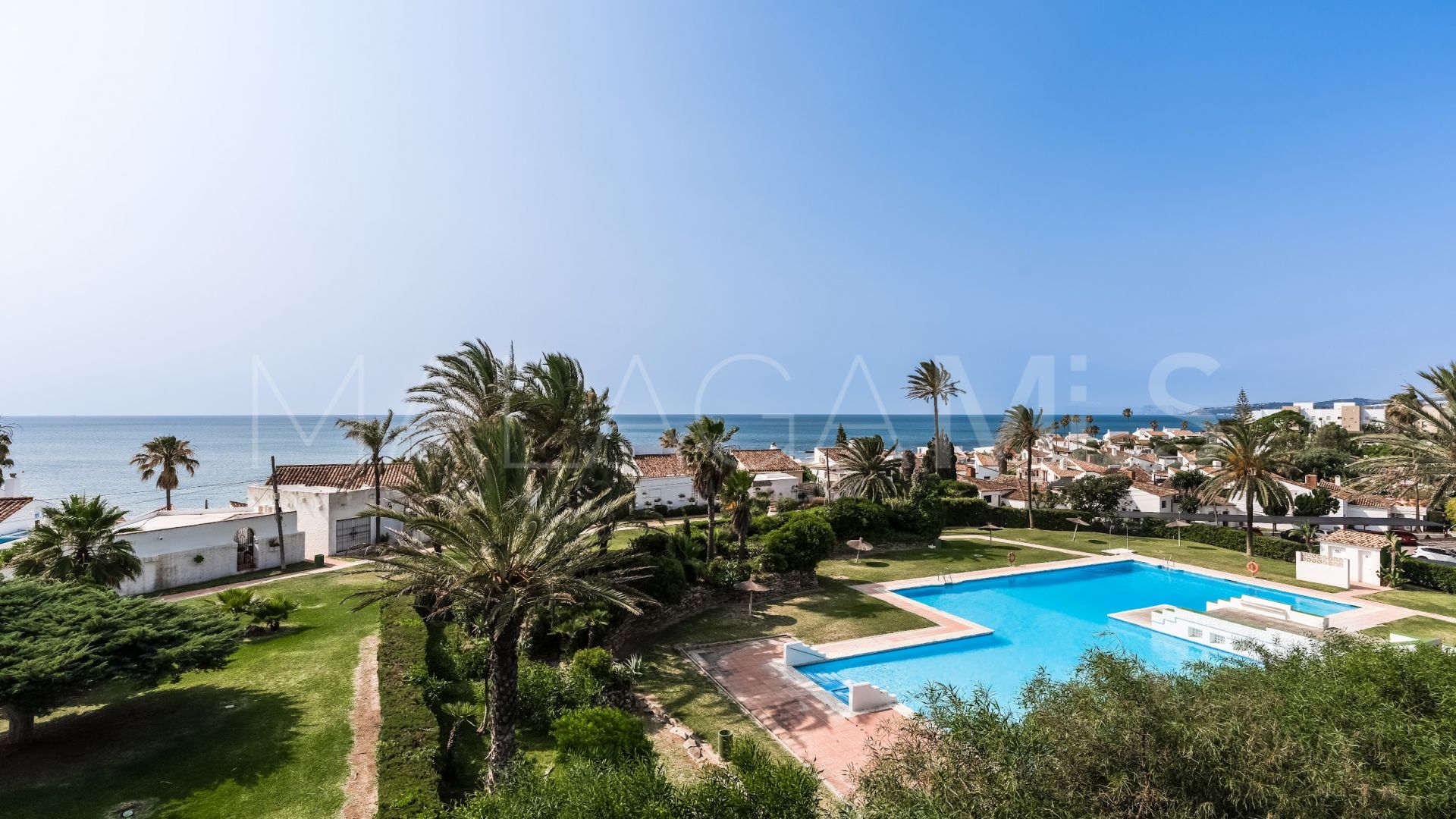 Duplex penthouse for sale in Bahia Dorada