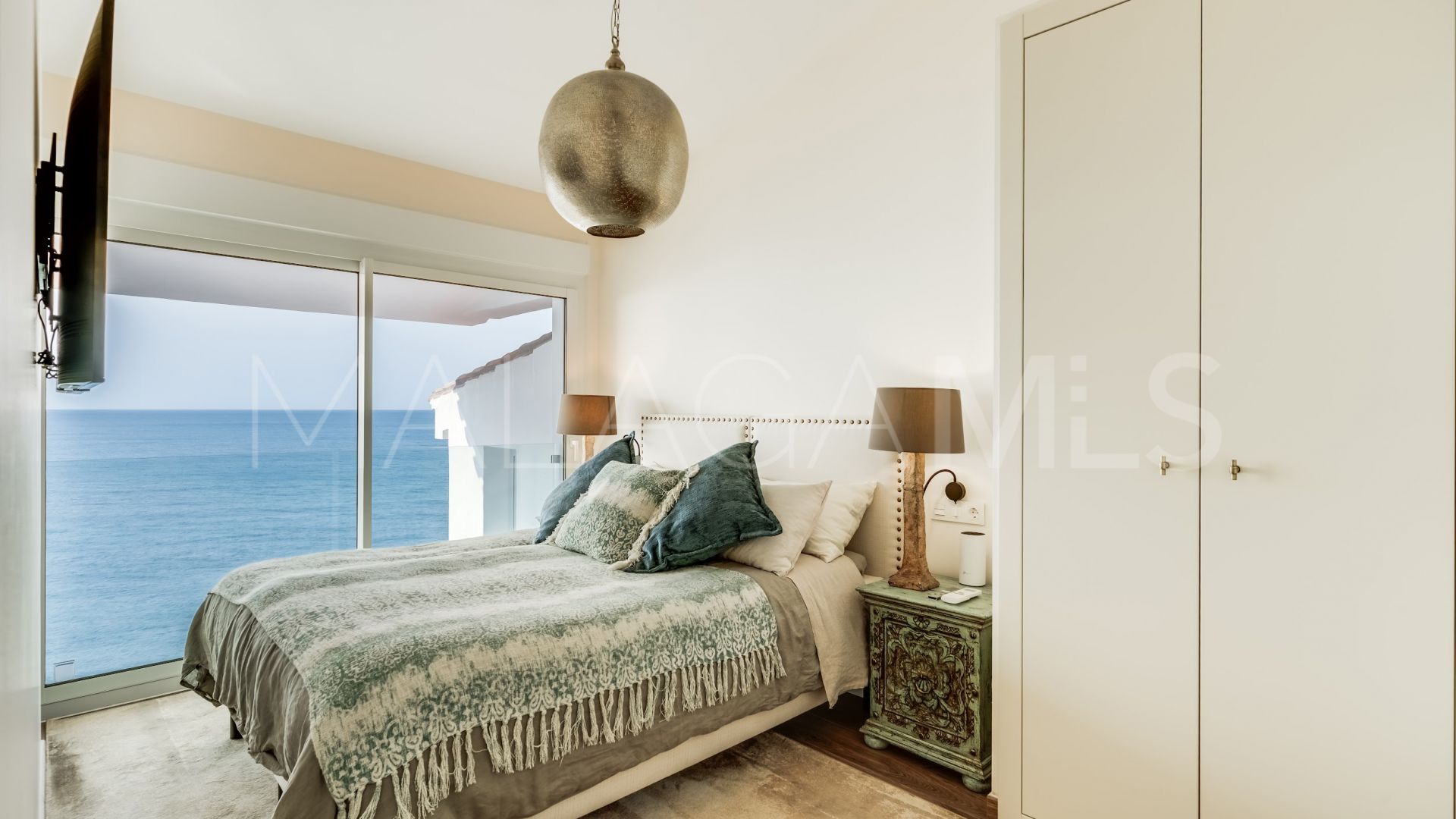 Duplex penthouse for sale in Bahia Dorada