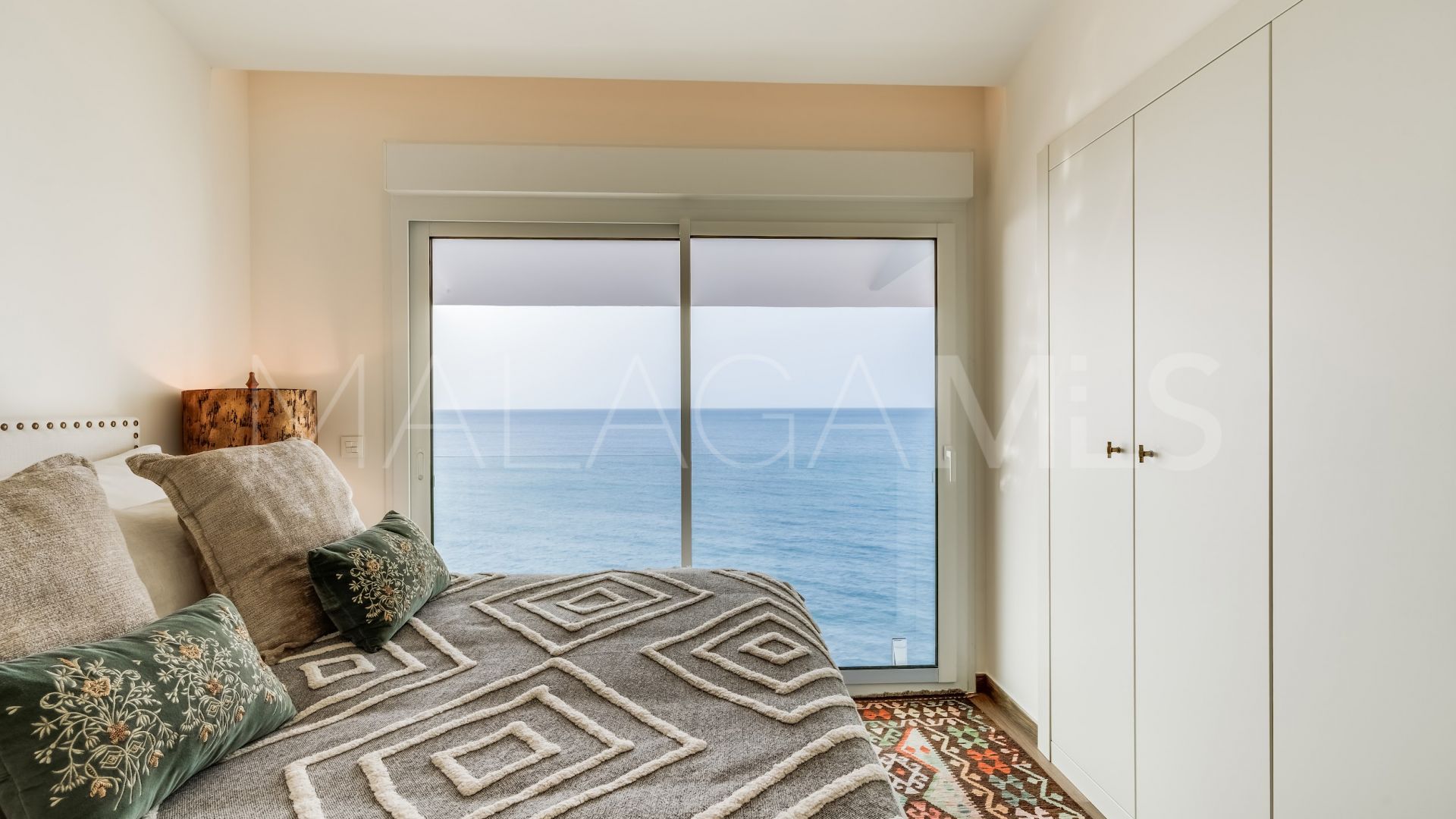 Duplex penthouse for sale in Bahia Dorada