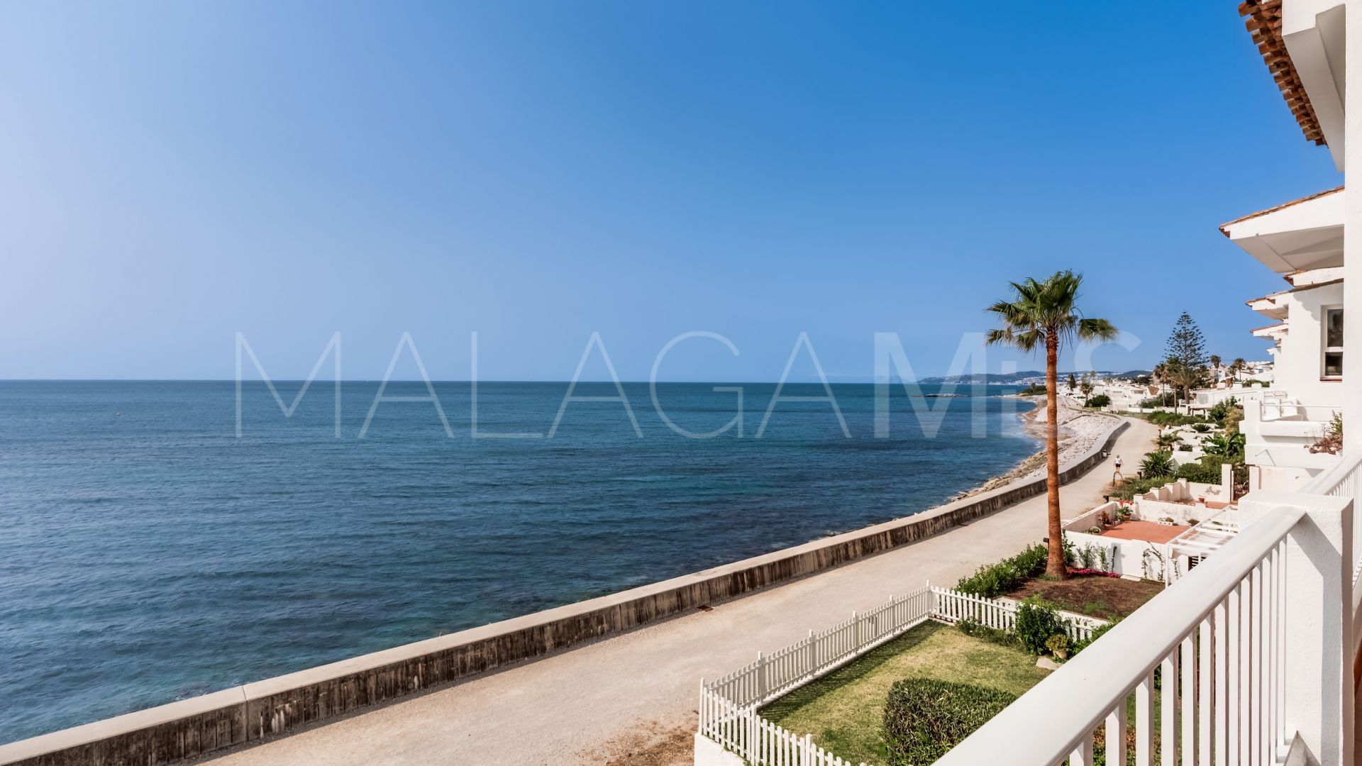 Duplex penthouse for sale in Bahia Dorada