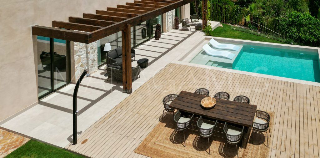 Villa for sale in Altos del Paraiso
