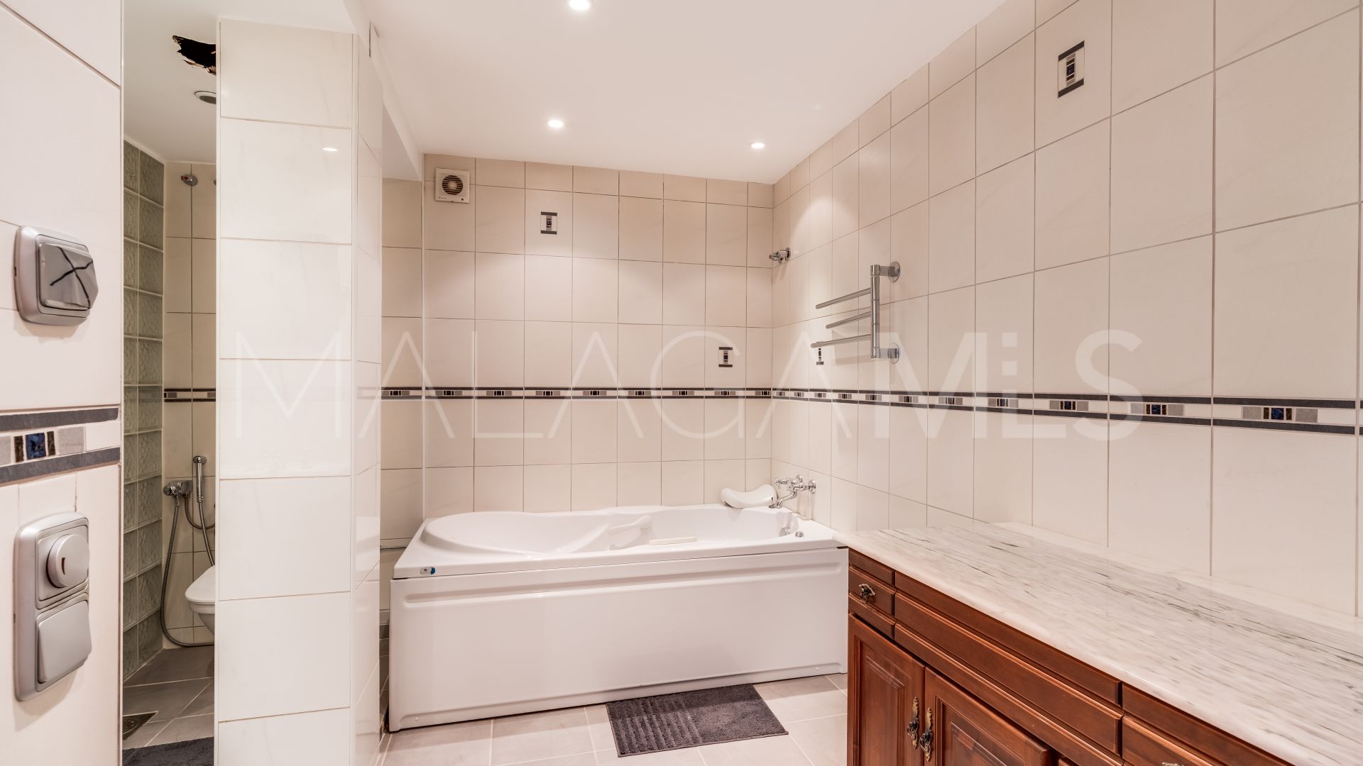 Estepona Este, apartamento a la venta with 4 bedrooms