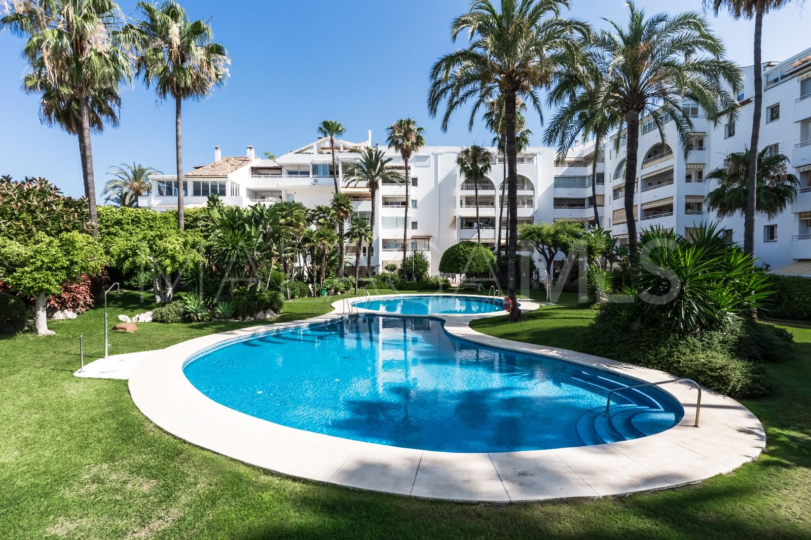 Estepona Este, apartamento a la venta with 4 bedrooms