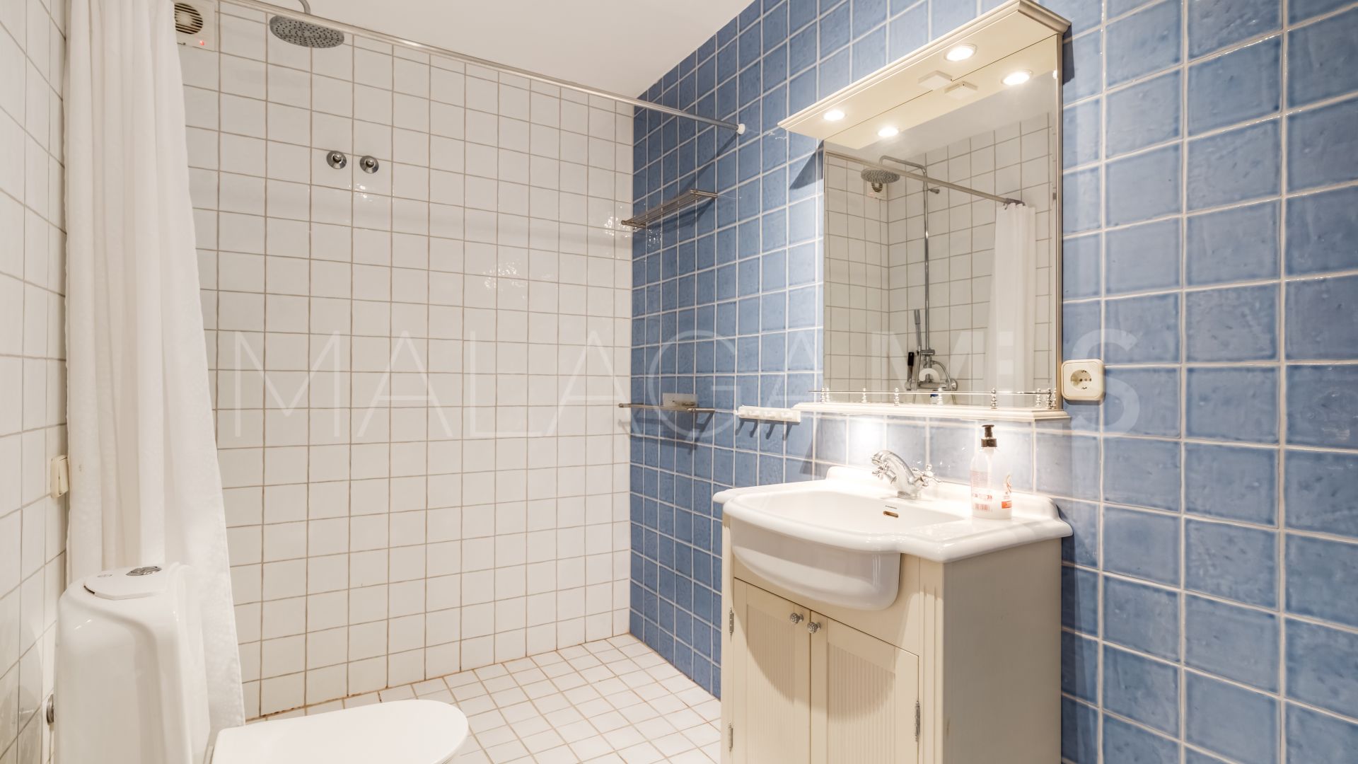 Estepona Este, apartamento a la venta with 4 bedrooms