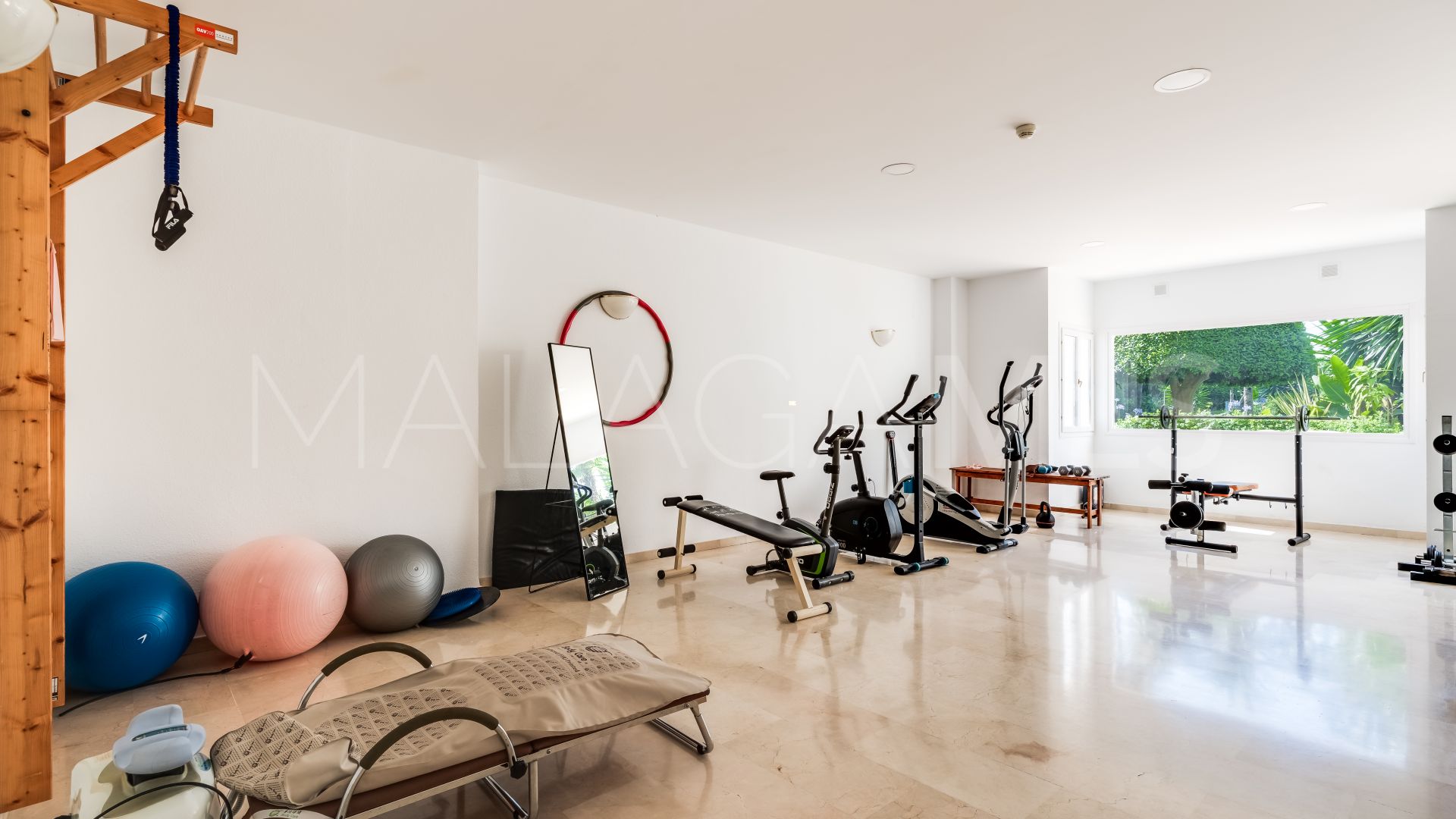 Estepona Este, apartamento a la venta with 4 bedrooms