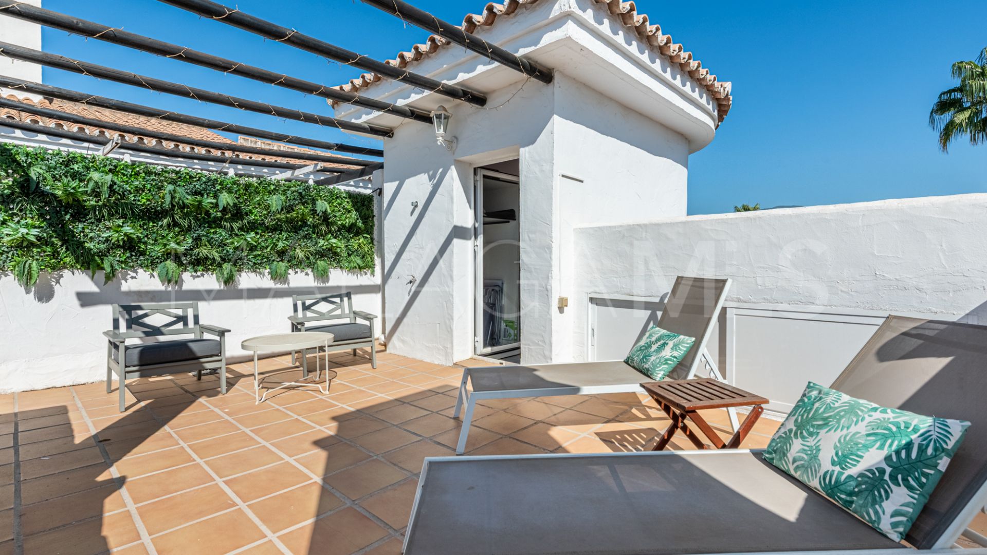 Zweistöckiges penthouse for sale in Los Naranjos de Marbella