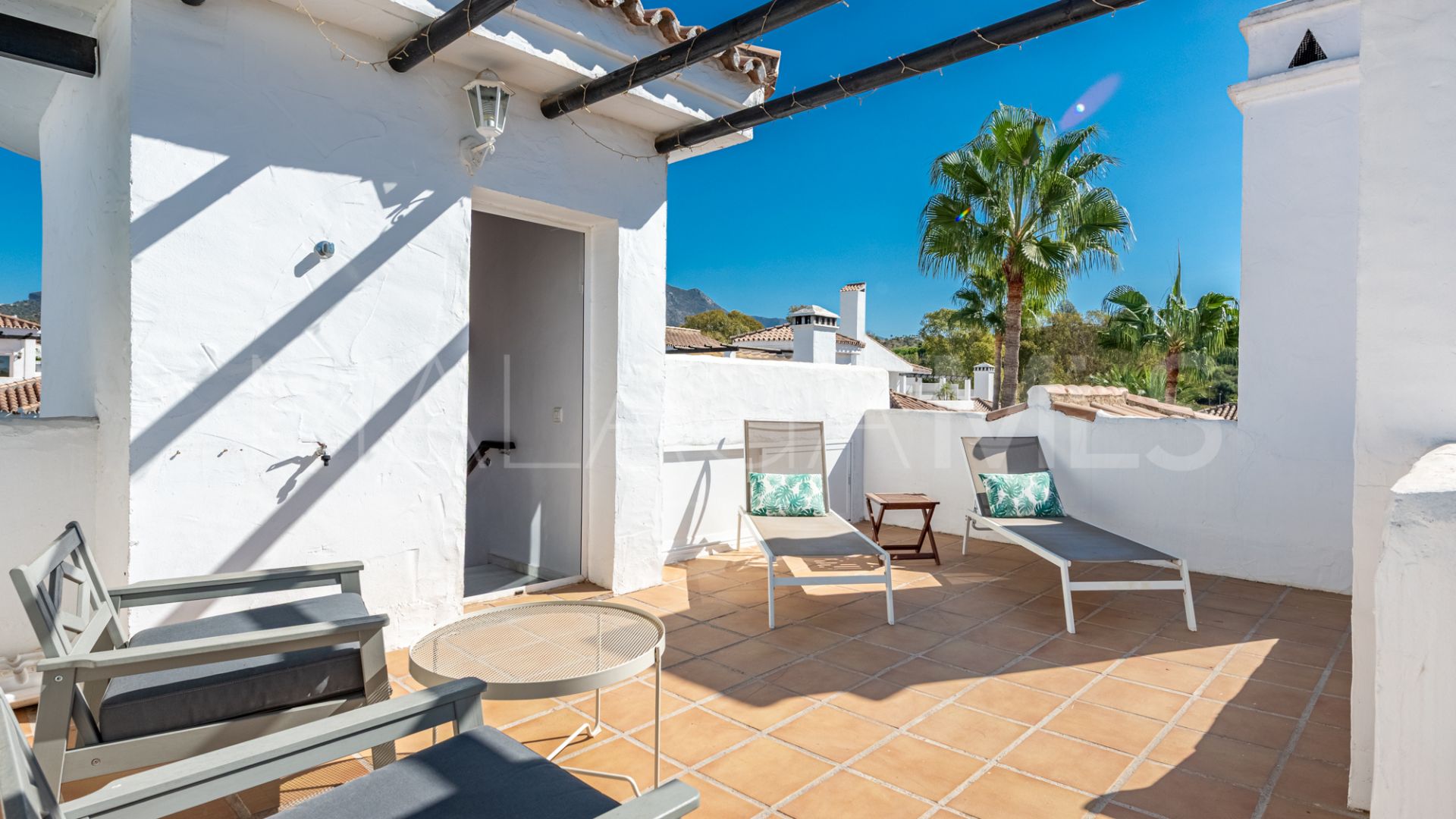 Zweistöckiges penthouse for sale in Los Naranjos de Marbella