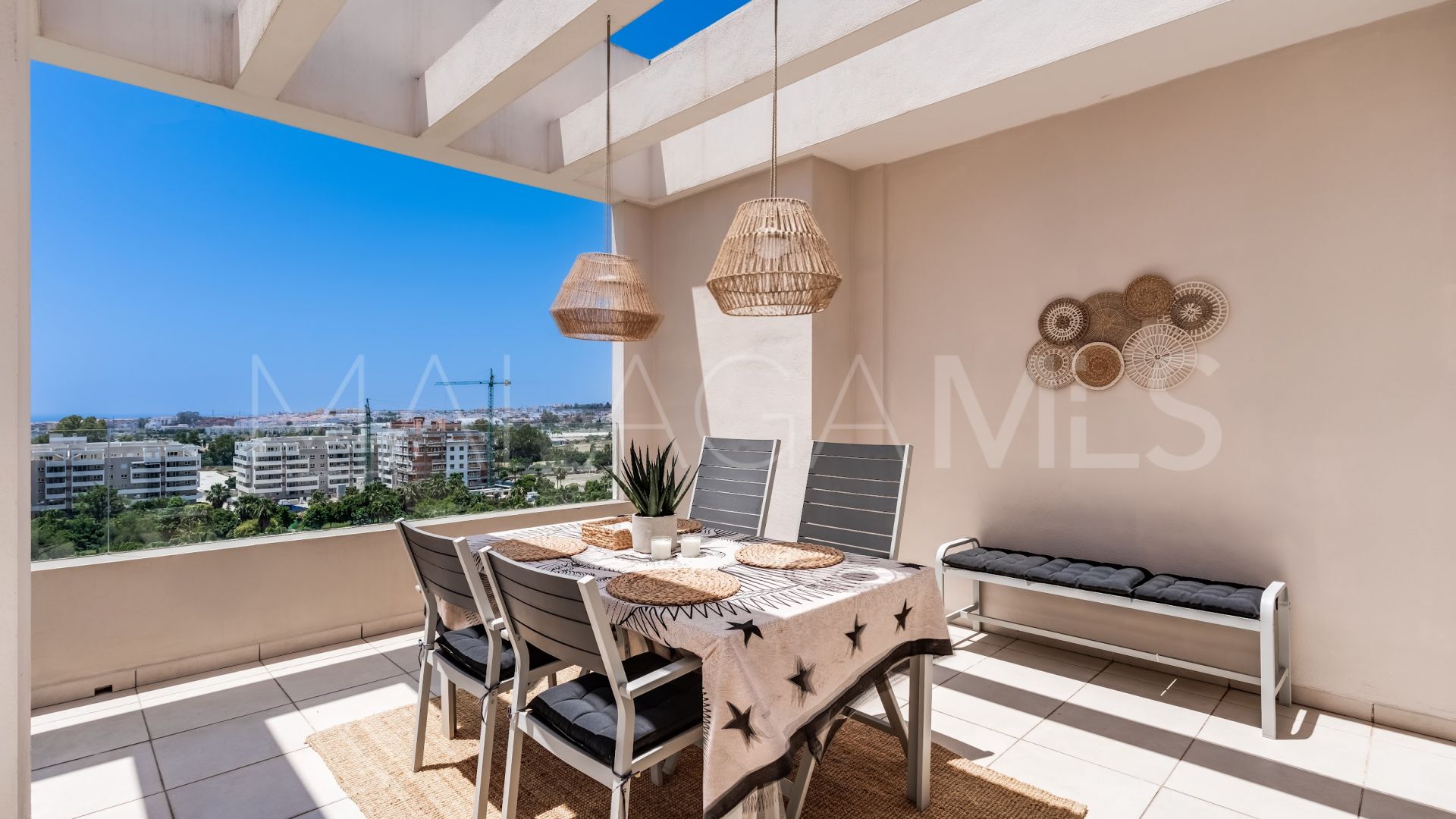 Takvåning for sale in Nueva Andalucia