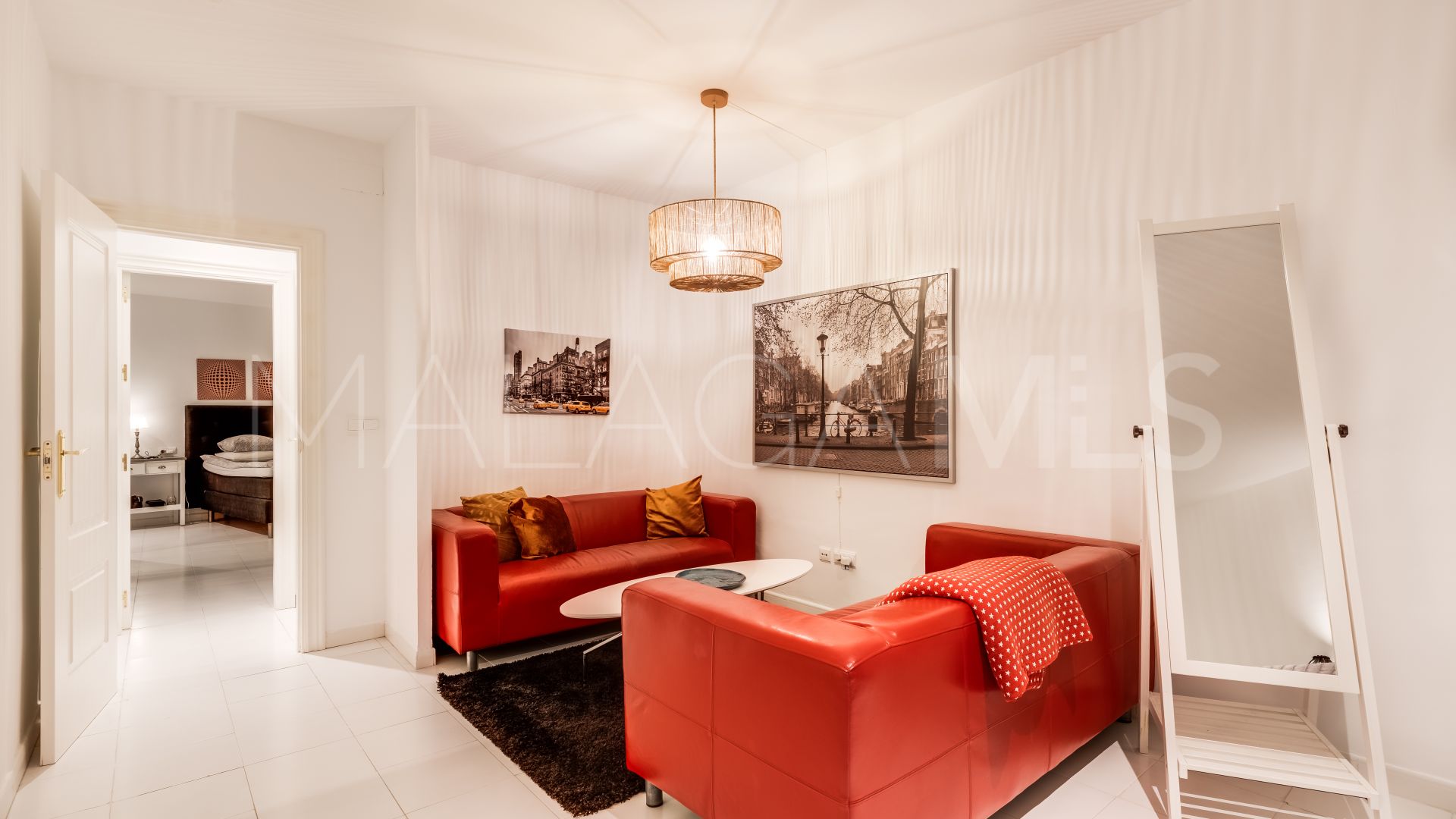 Ground floor apartment with 3 bedrooms for sale in Nueva Andalucia