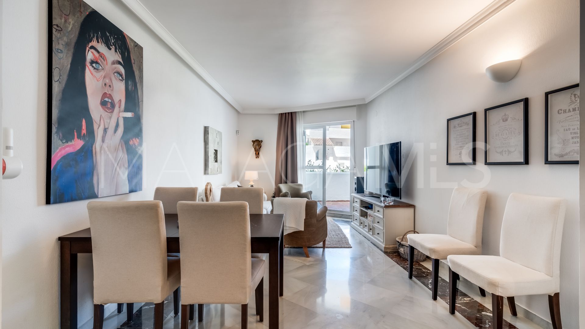 Ground floor apartment with 3 bedrooms for sale in Nueva Andalucia