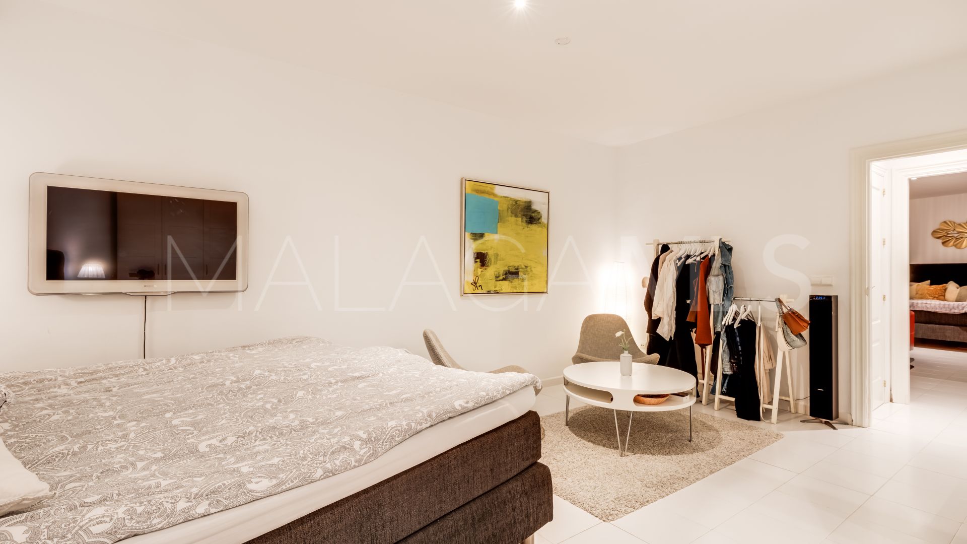 Ground floor apartment with 3 bedrooms for sale in Nueva Andalucia