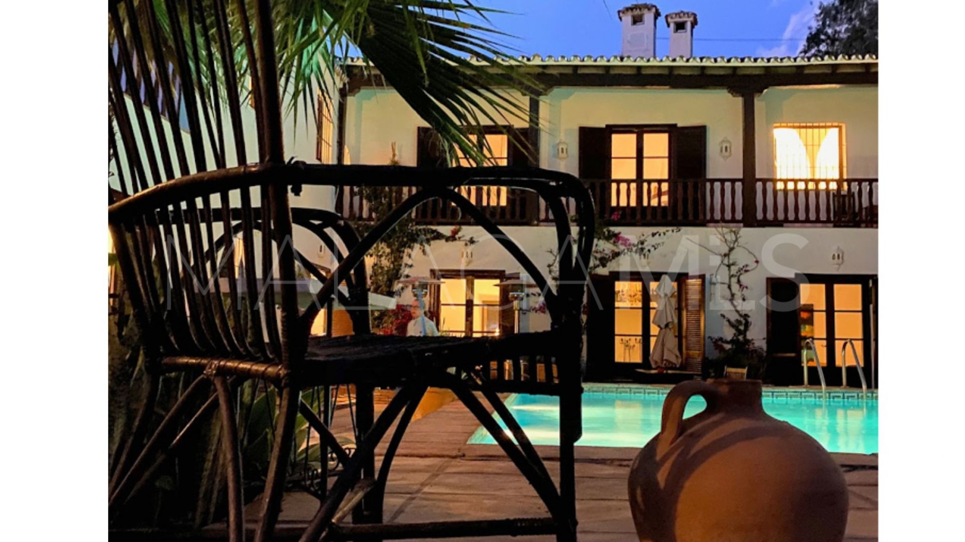 Landhaus for sale in Estepona
