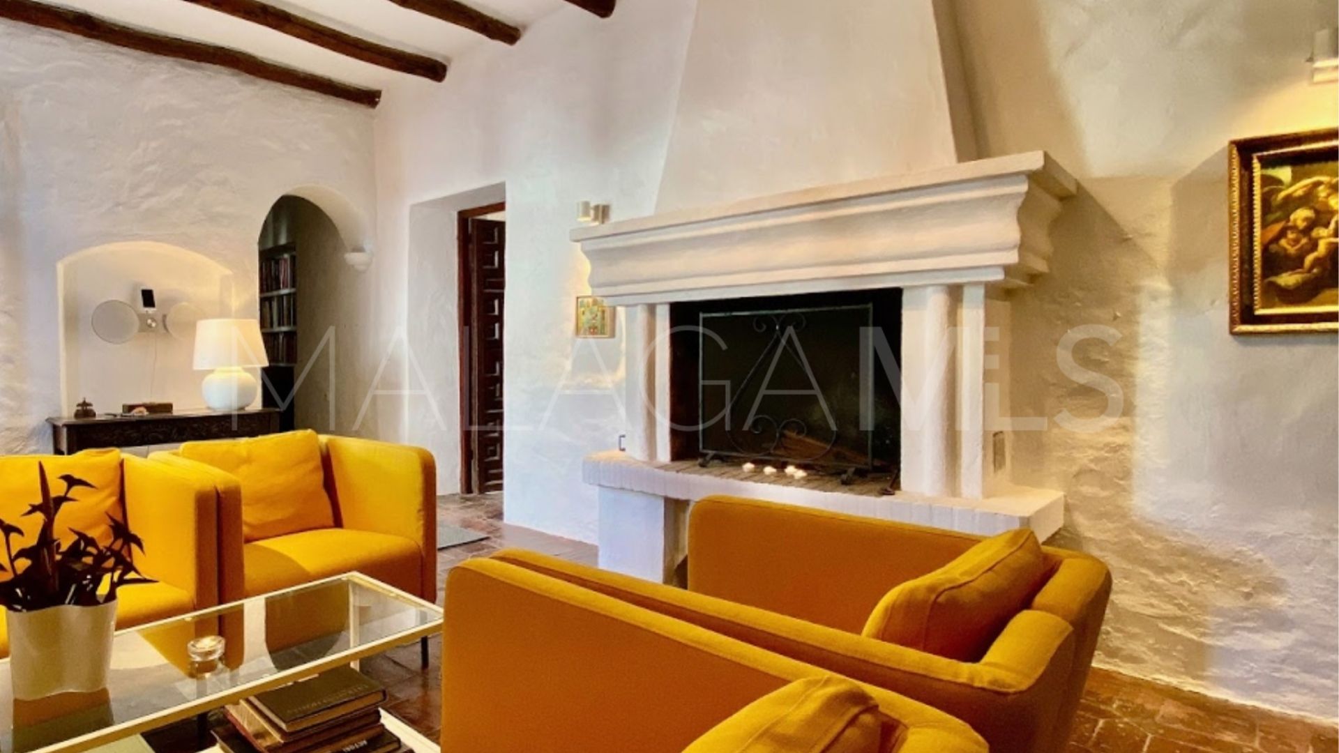 Landhaus for sale in Estepona