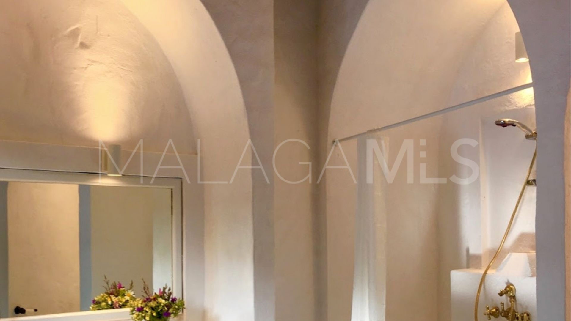 Landhaus for sale in Estepona