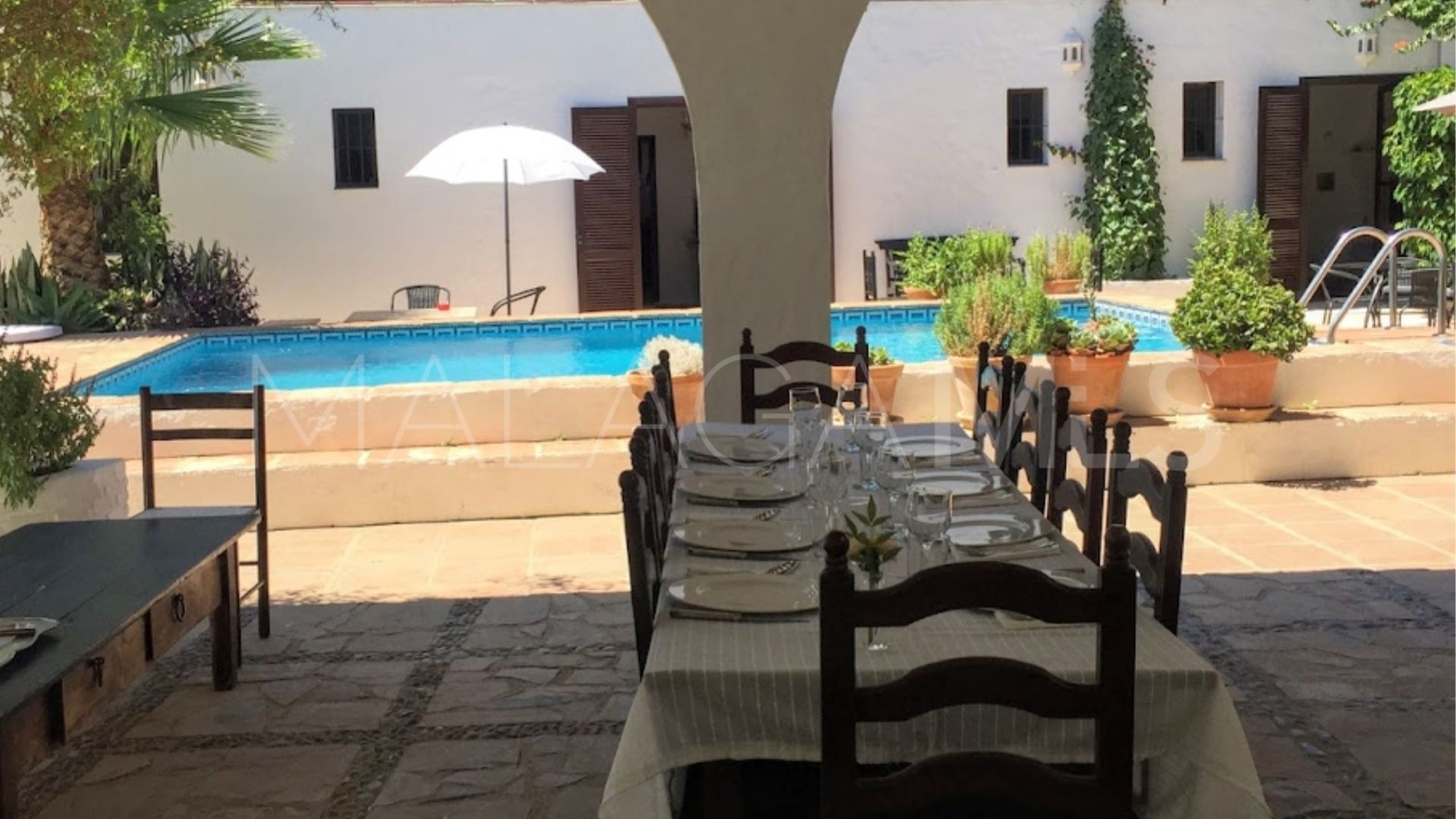 Landhaus for sale in Estepona