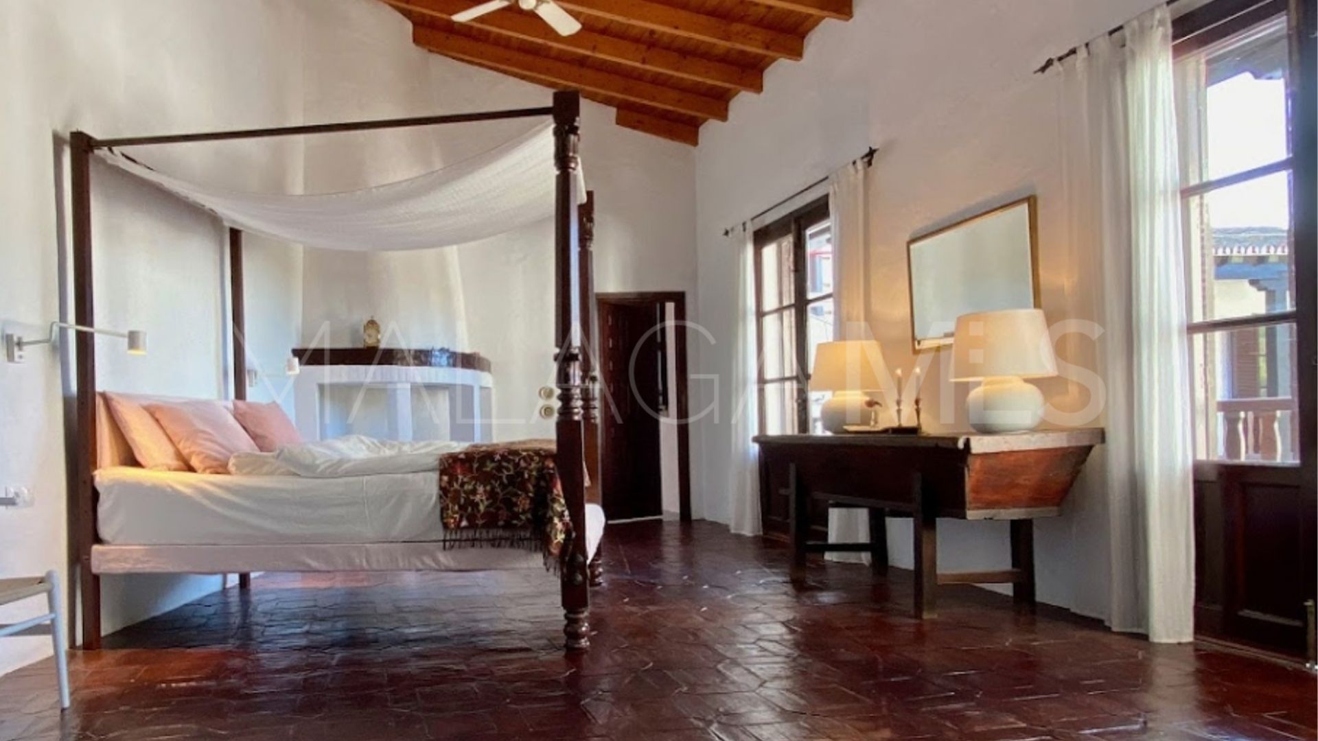 Landhaus for sale in Estepona