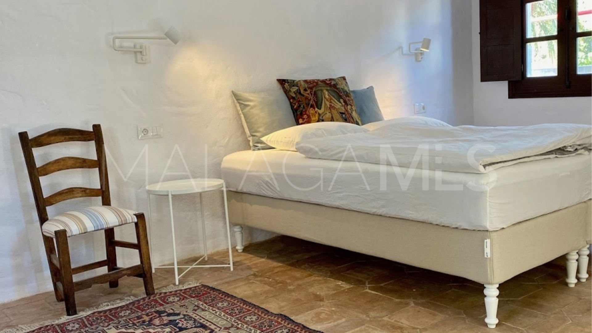 Landhaus for sale in Estepona