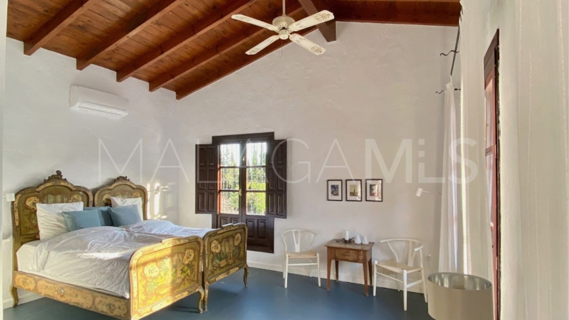 Landhaus for sale in Estepona