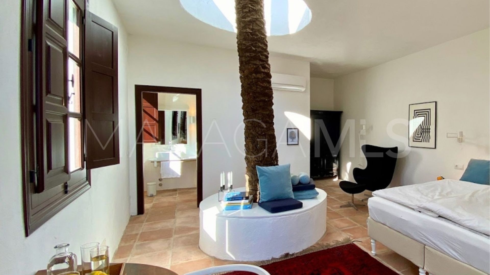Landhaus for sale in Estepona