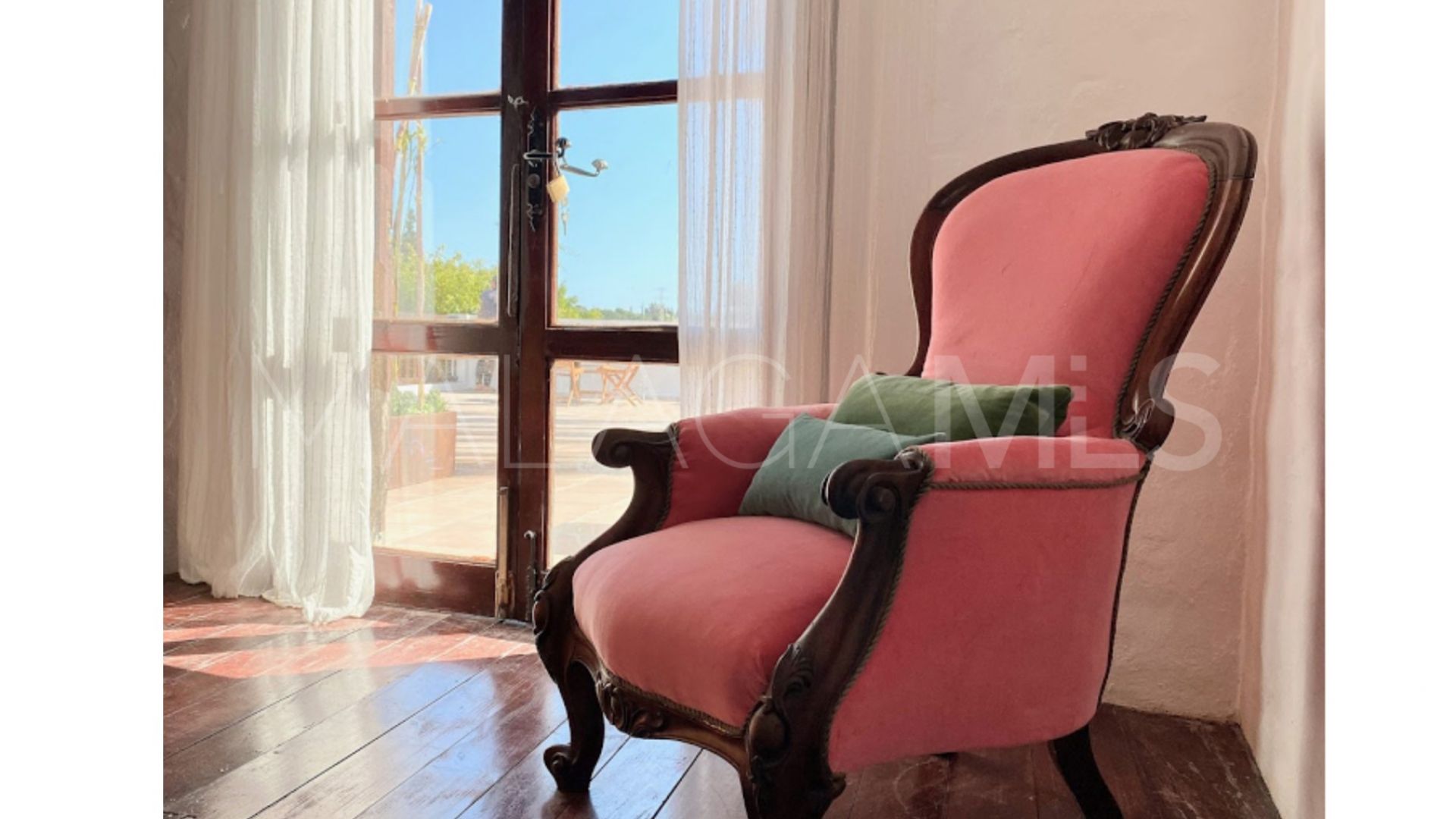 Landhaus for sale in Estepona