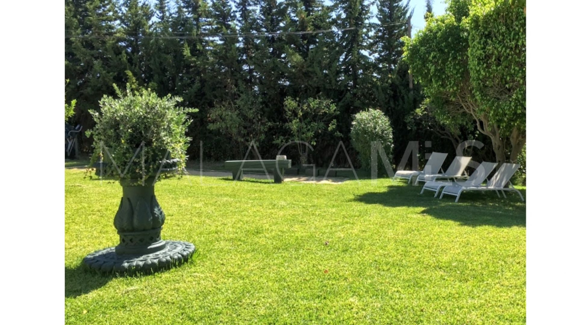 Landhaus for sale in Estepona