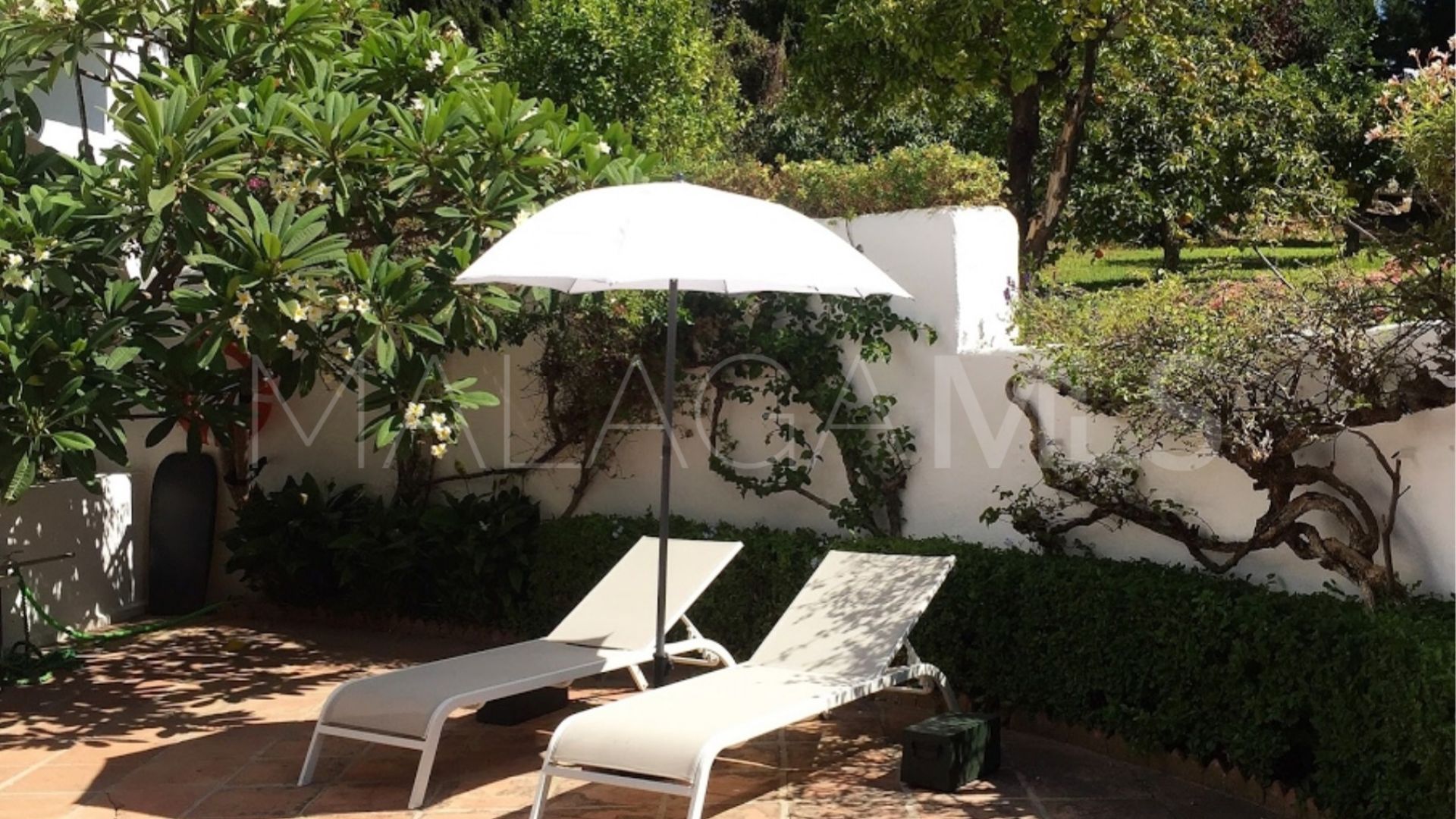 Landhaus for sale in Estepona